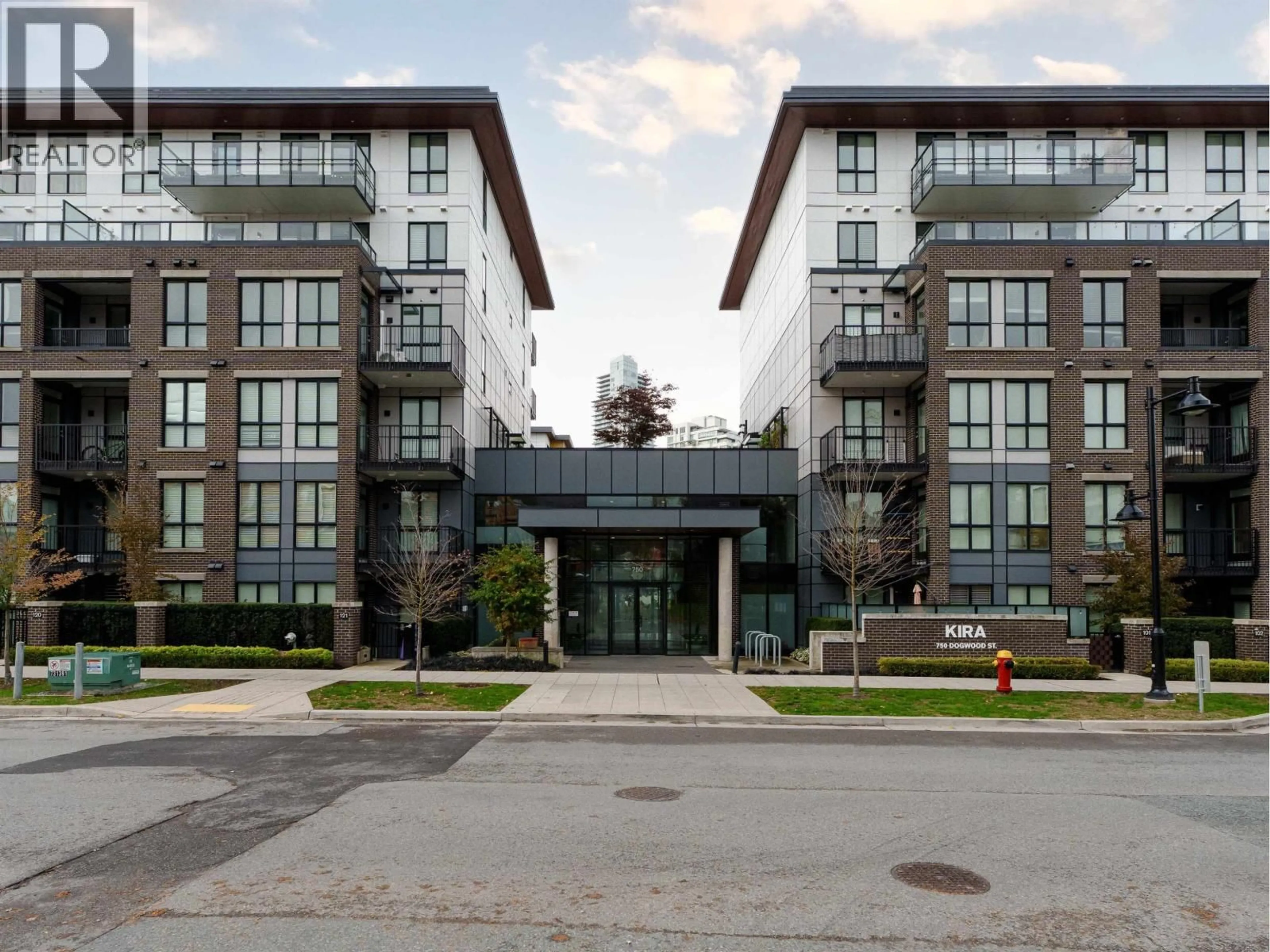 Indoor foyer for 119 - 750 DOGWOOD STREET, Coquitlam British Columbia V3J0K6