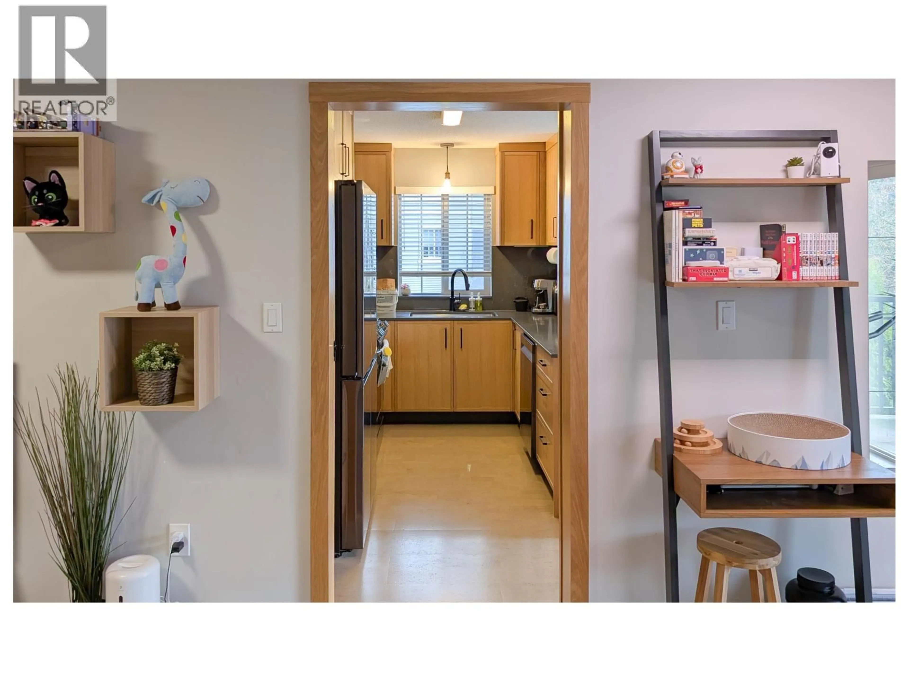 Standard kitchen, unknown for 210 - 2958 SILVER SPRINGS BOULEVARD, Coquitlam British Columbia V3E3R9