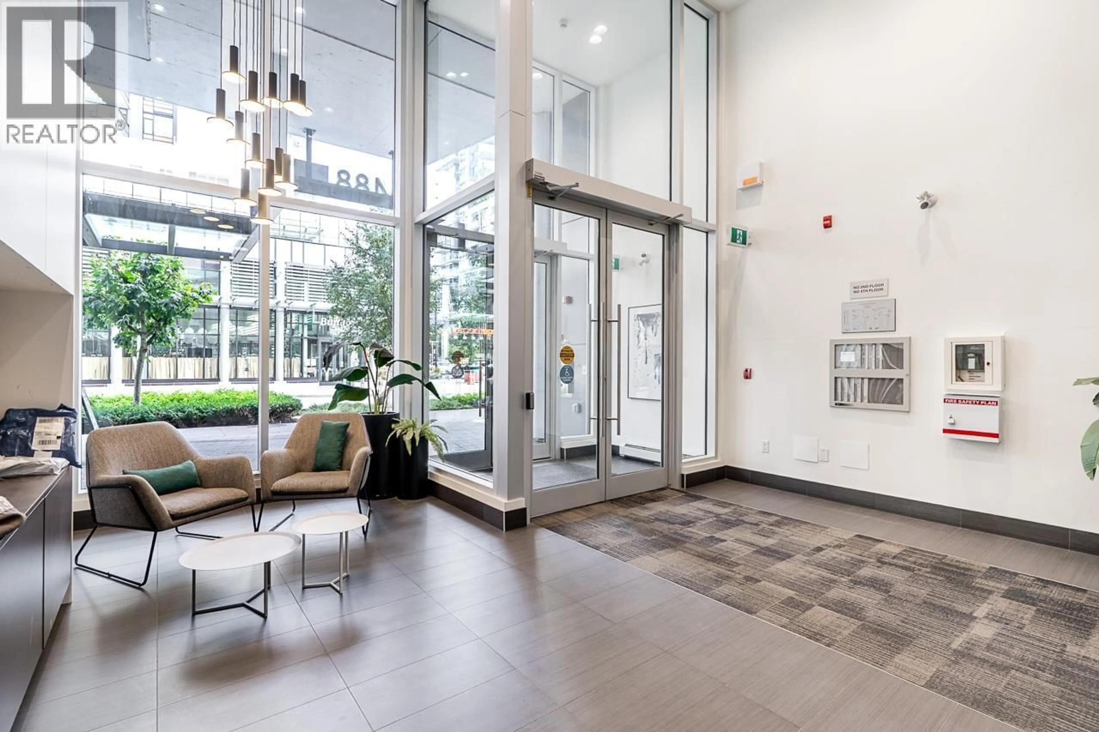 Indoor foyer for 515 - 3488 SAWMILL CRESCENT, Vancouver British Columbia V5S0C7