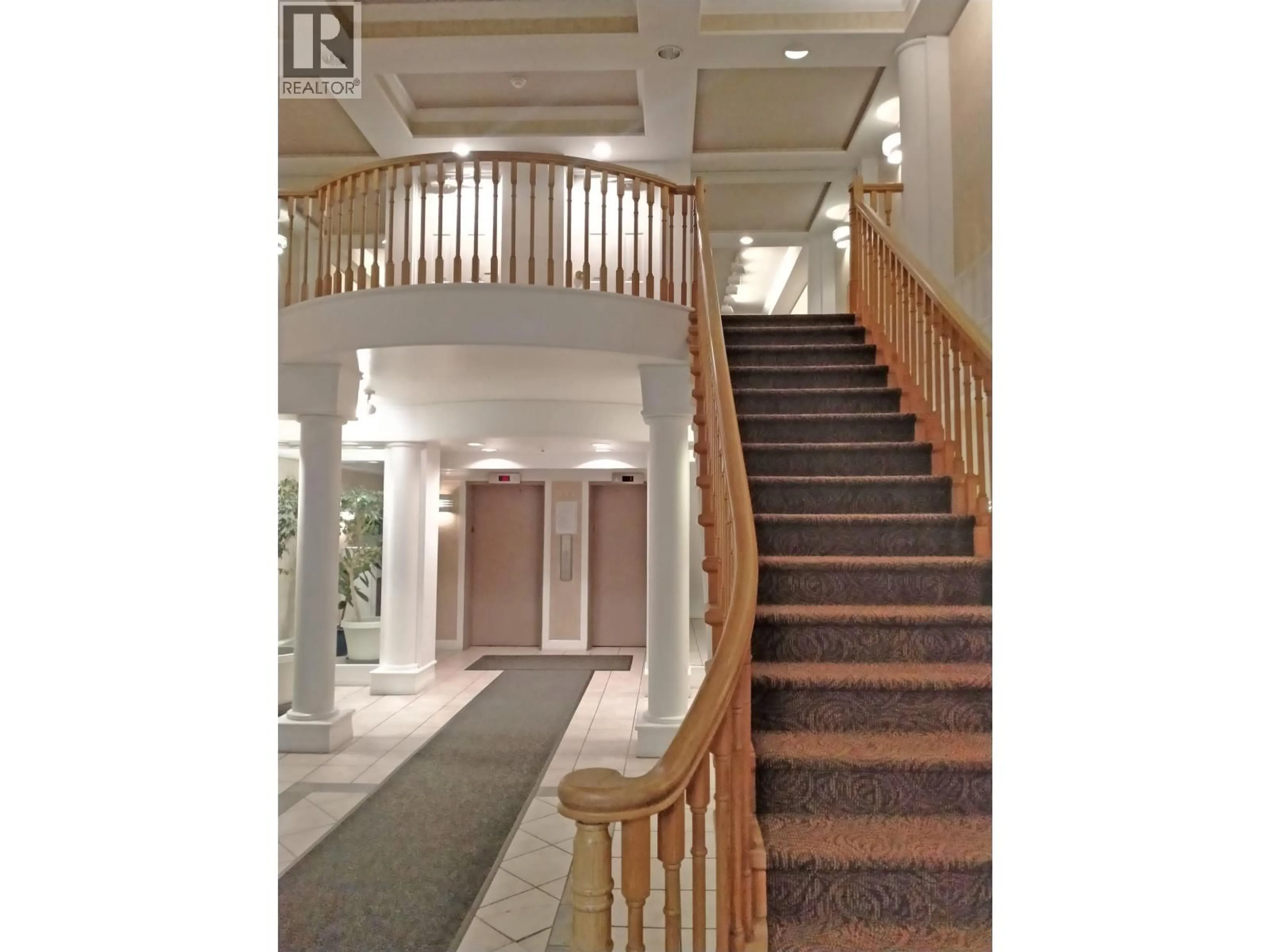 Indoor foyer for 1309 - 6611 MINORU BOULEVARD, Richmond British Columbia V6Y1Y9