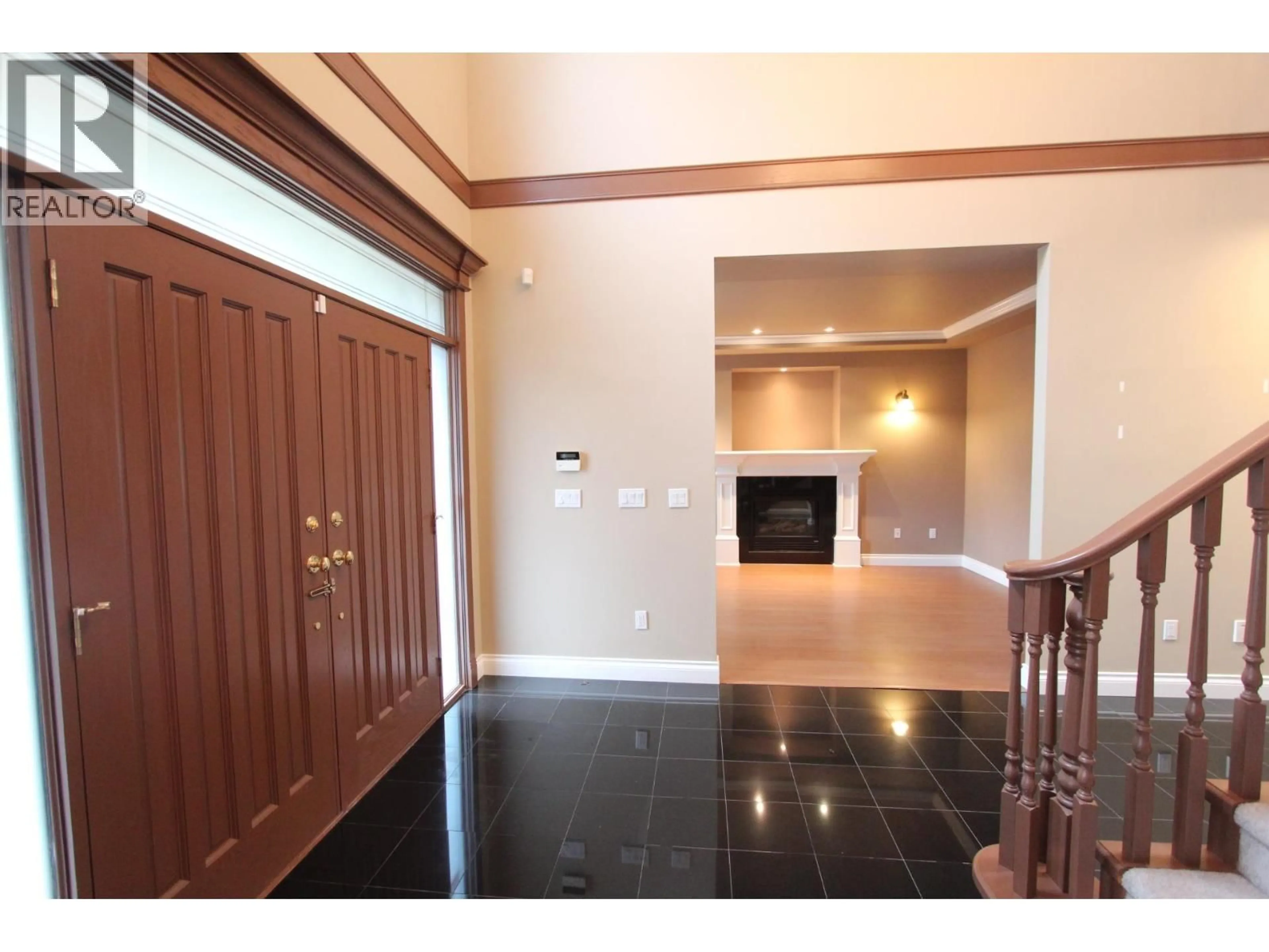 Indoor foyer for 3740 ROSAMOND AVENUE, Richmond British Columbia V7E1A7