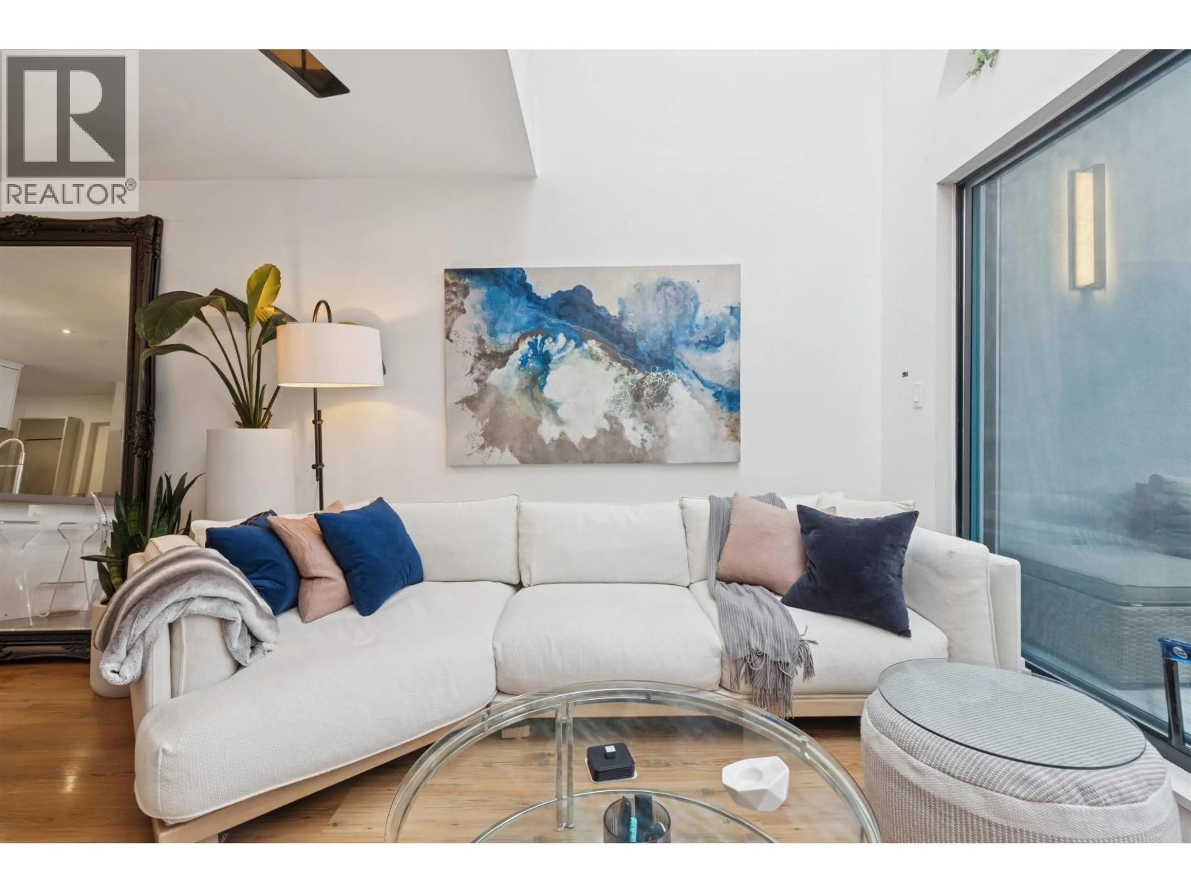 Living room with furniture, unknown for 300 - 1966 COQUITLAM AVENUE, Port Coquitlam British Columbia V3B7P8