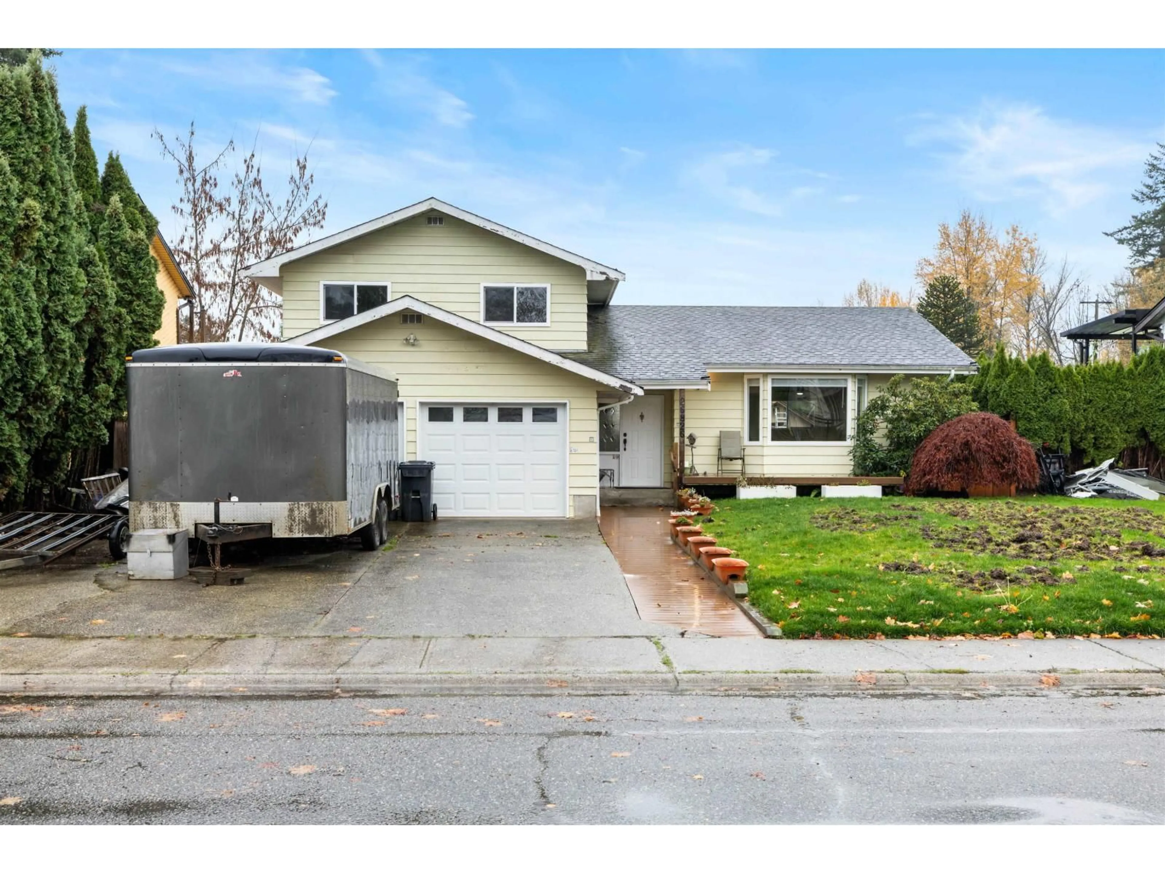 Home with vinyl exterior material, street for 26826 34 AVENUE, Langley British Columbia V4W3G8