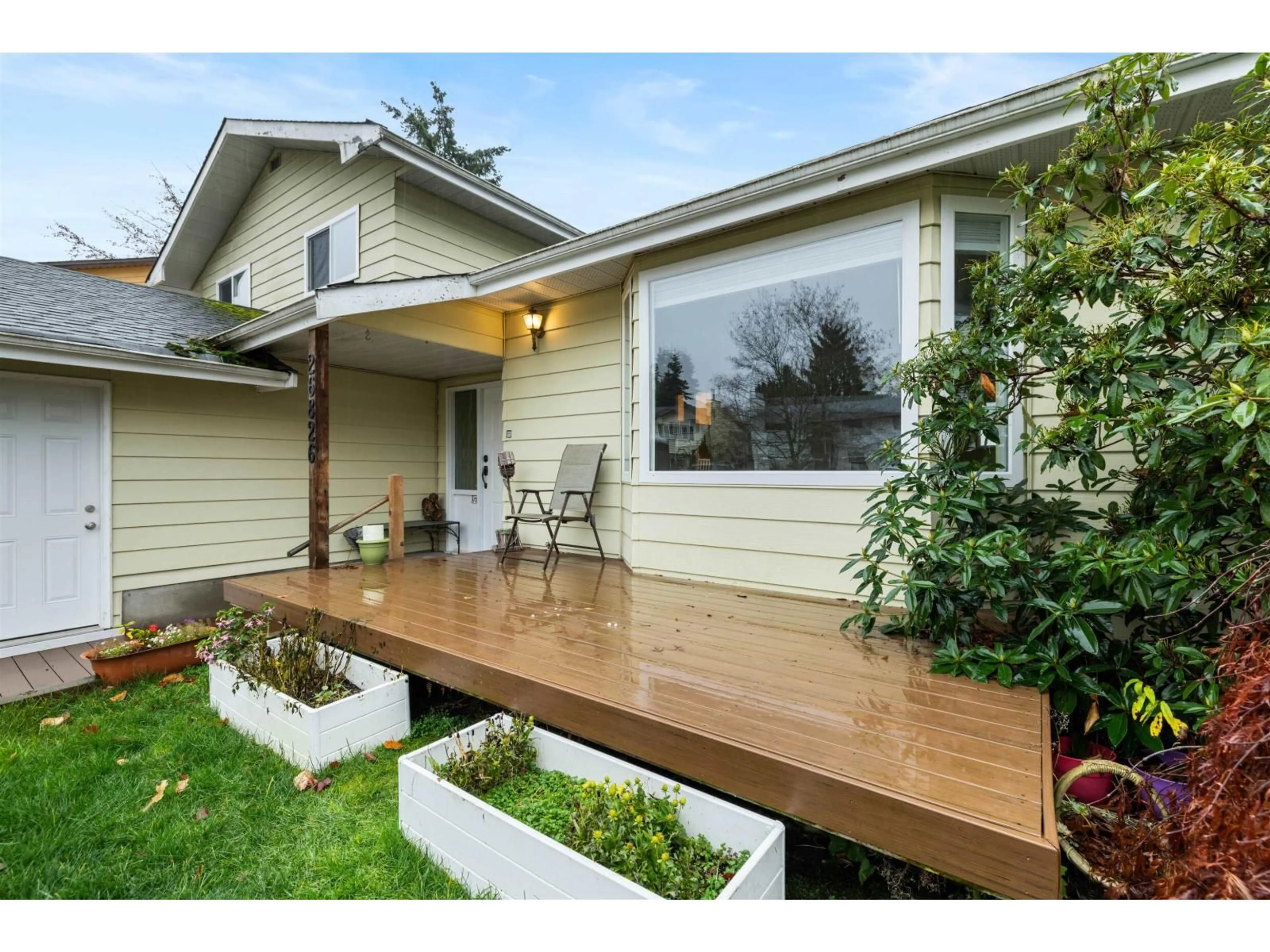 Home with vinyl exterior material, street for 26826 34 AVENUE, Langley British Columbia V4W3G8
