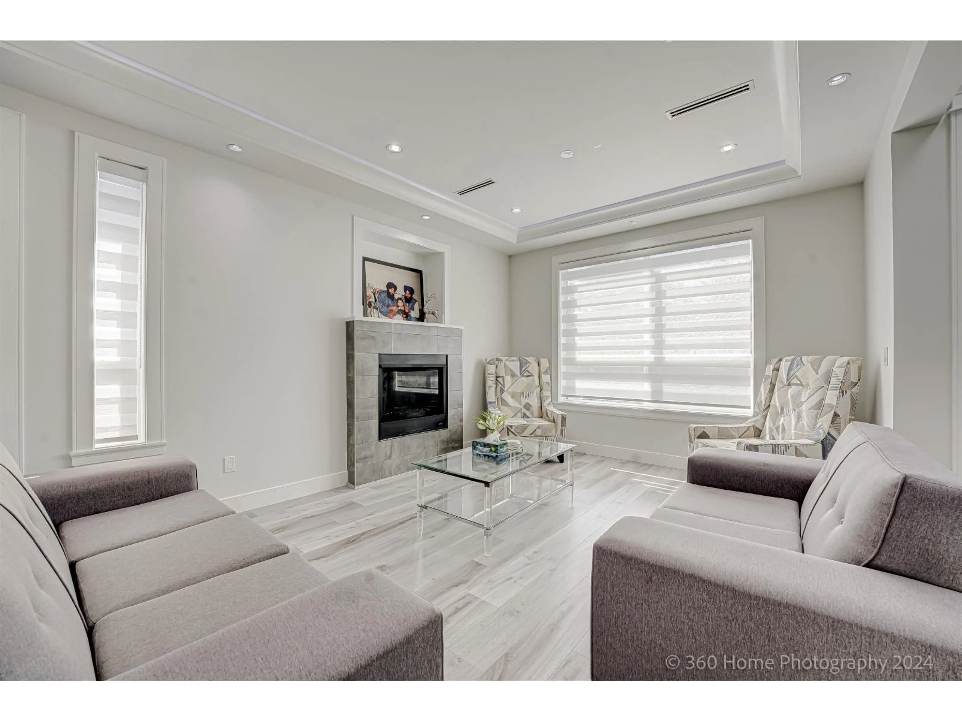 Living room with furniture, ceramic/tile floor for 9093 BUCHANAN PLACE, Surrey British Columbia V3V6E4