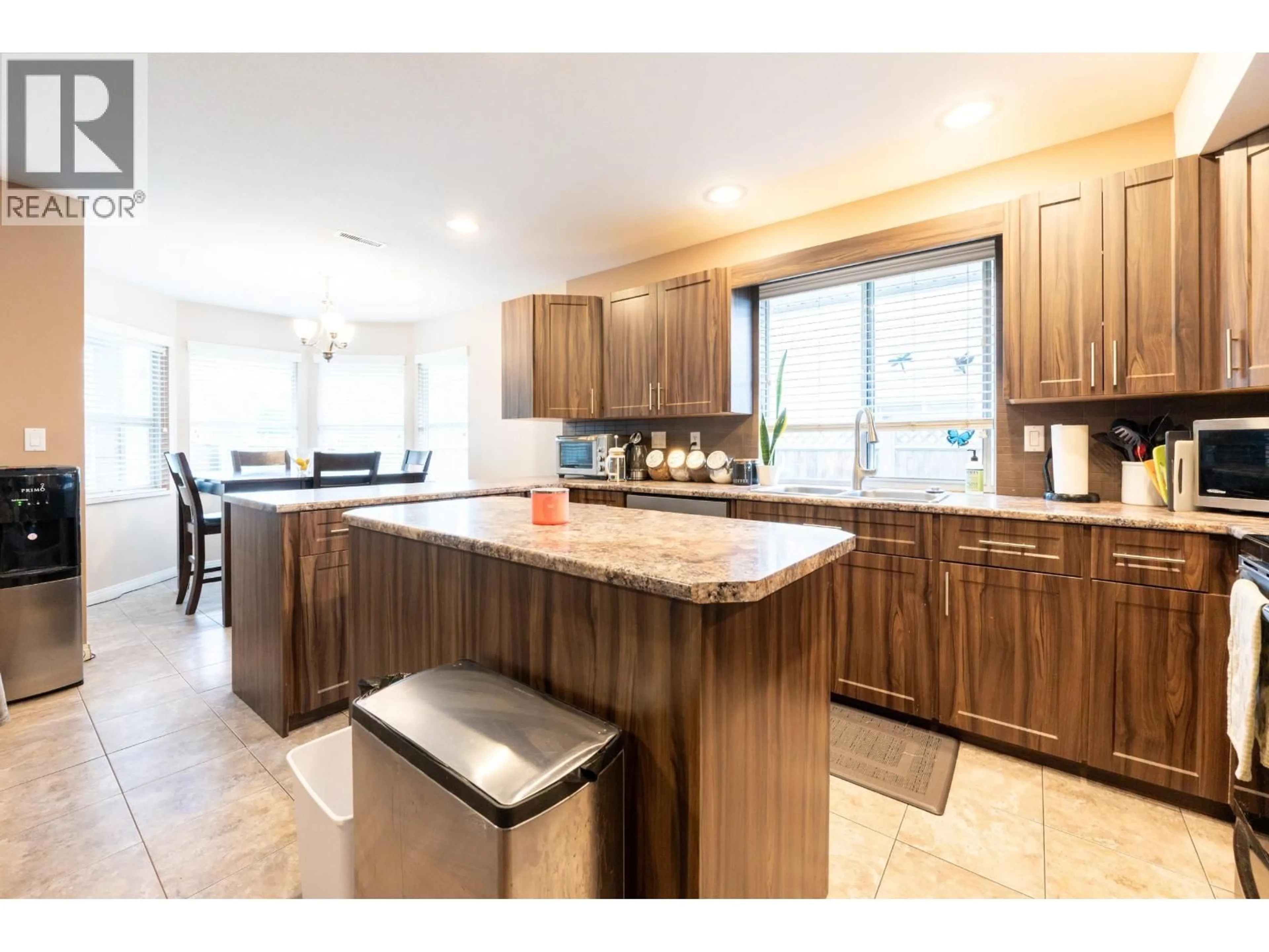 Open concept kitchen, unknown for 102 VISCOUNT PLACE, New Westminster British Columbia V3M6L4