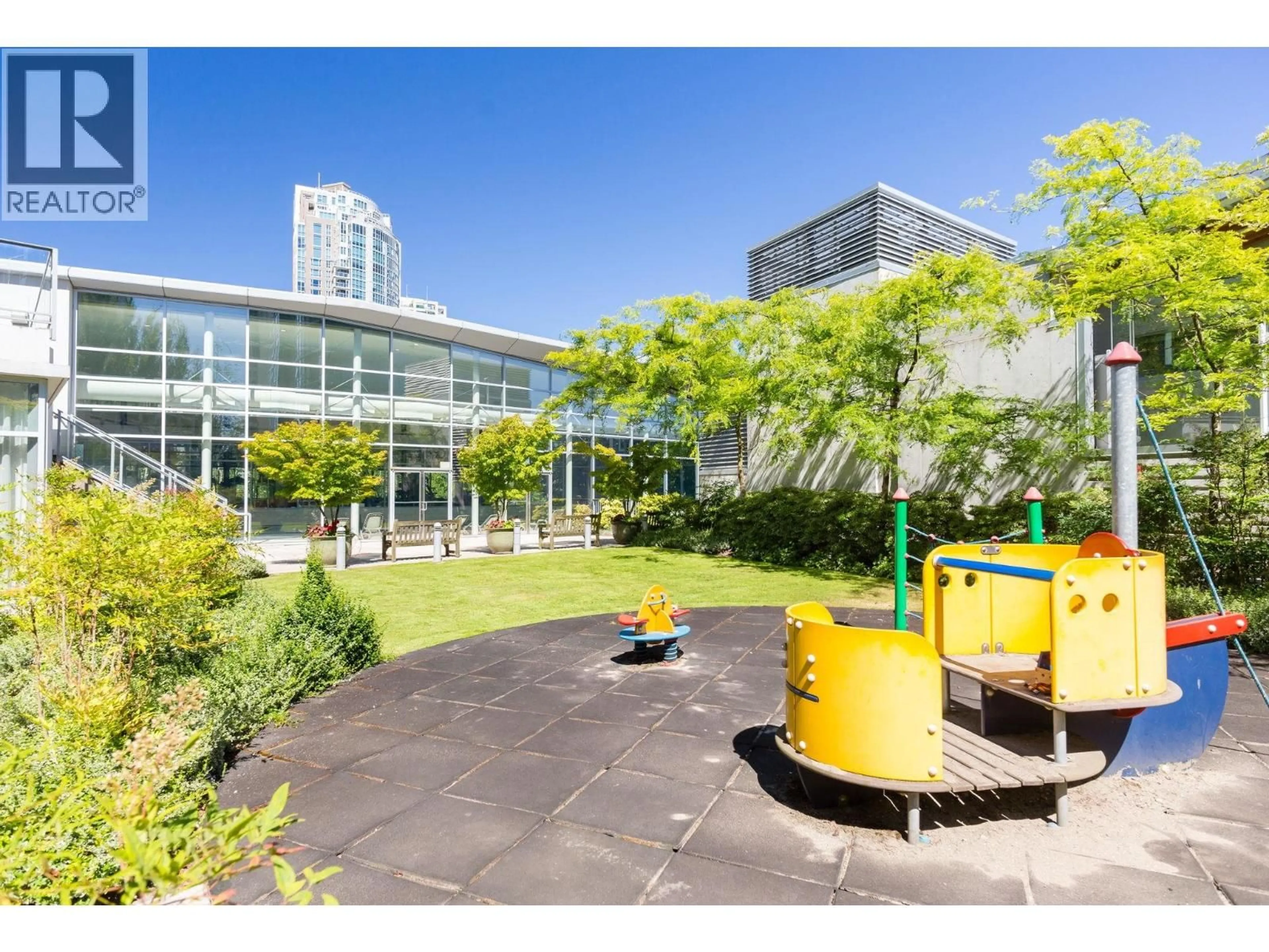 Patio, building for 2201 - 1408 STRATHMORE MEWS, Vancouver British Columbia V6Z3A9