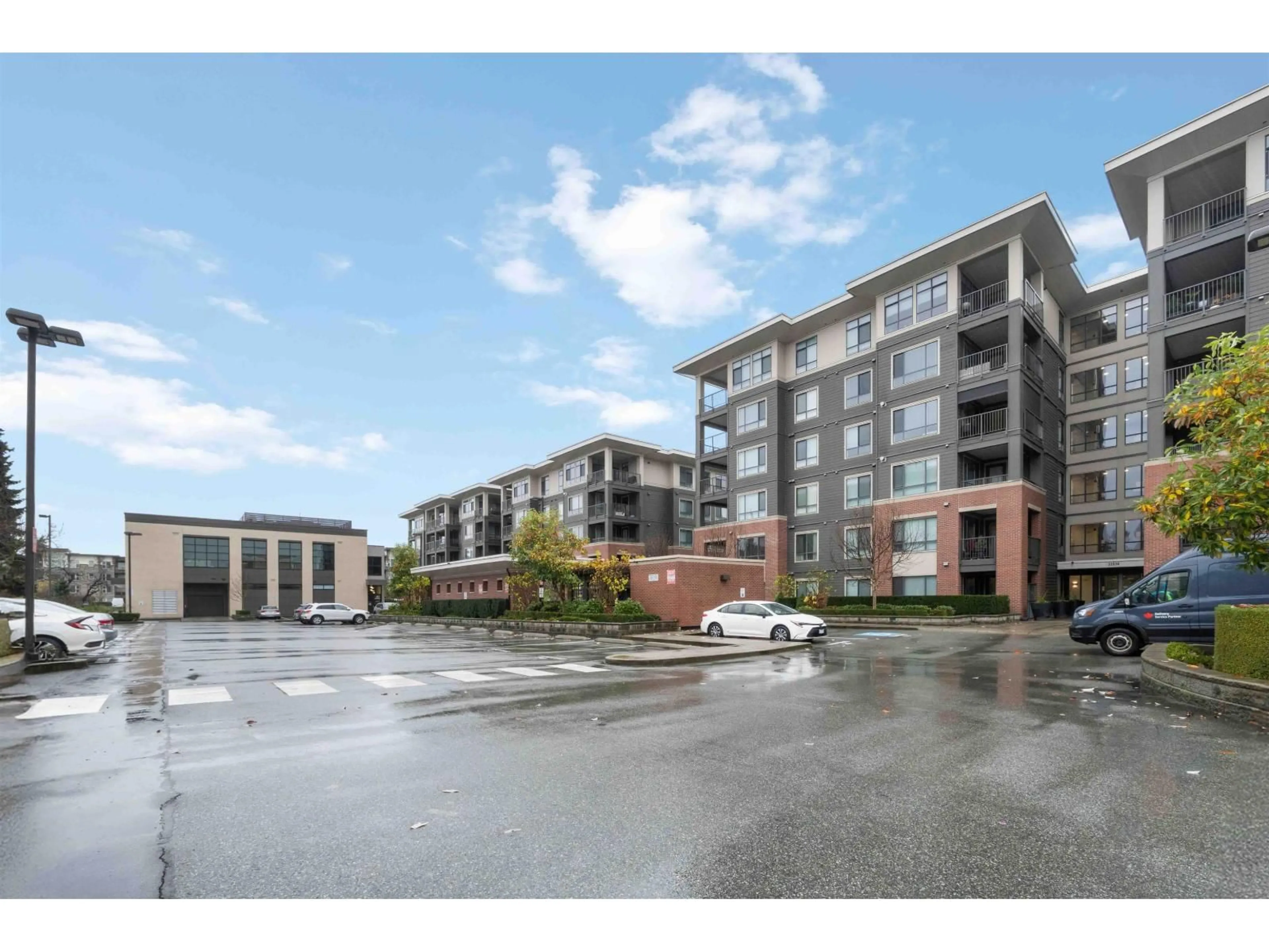 A pic from outside/outdoor area/front of a property/back of a property/a pic from drone, unknown for 401 - 33540 MAYFAIR AVENUE, Abbotsford British Columbia V2S0J3