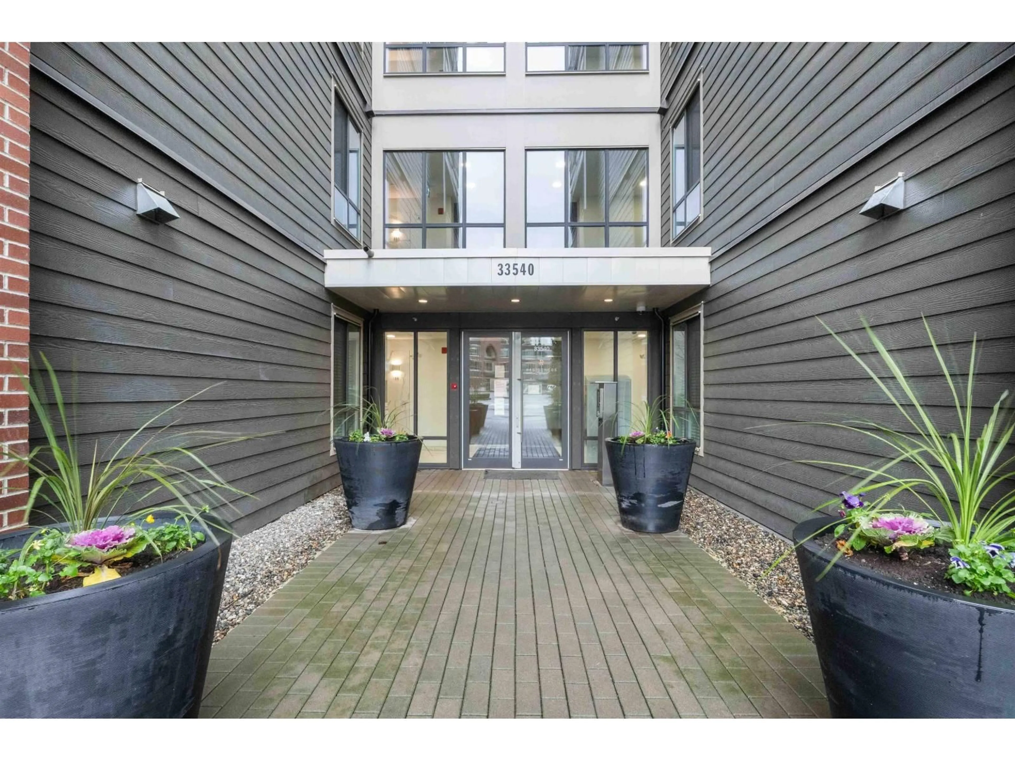 Unknown for 401 - 33540 MAYFAIR AVENUE, Abbotsford British Columbia V2S0J3