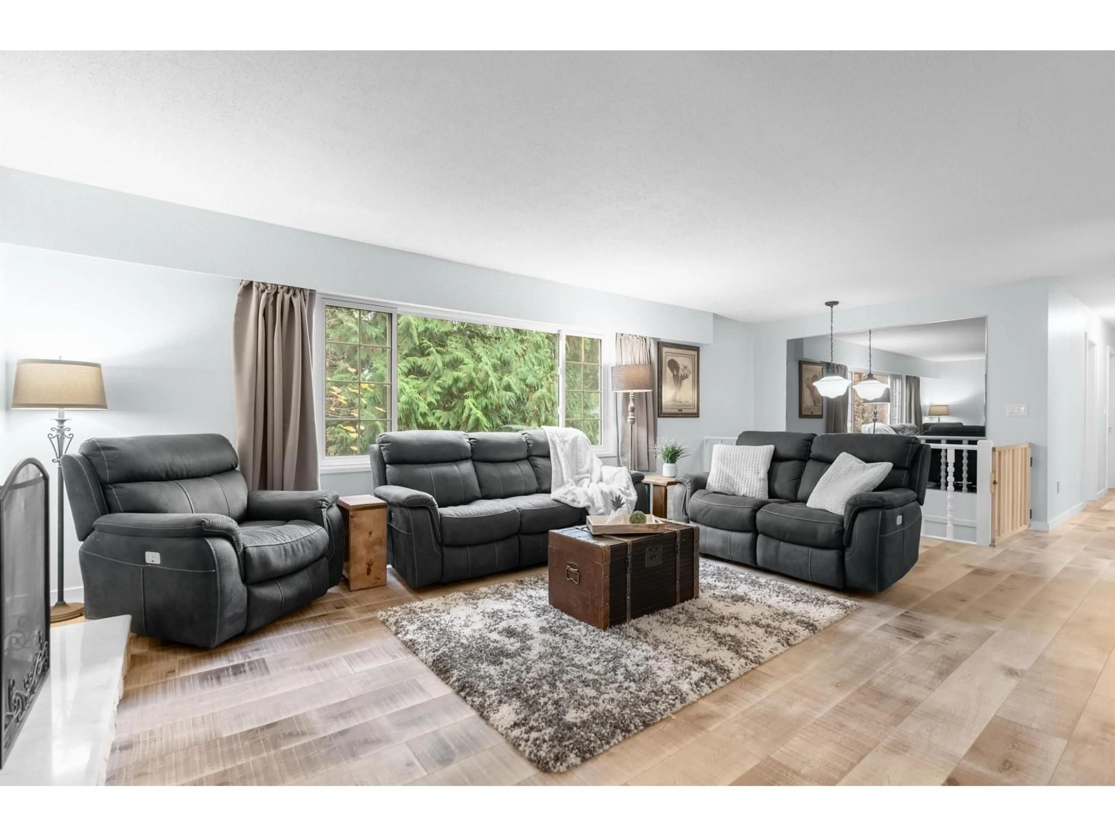 Living room with furniture, unknown for 4540 198B STREET, Langley British Columbia V3A1H5