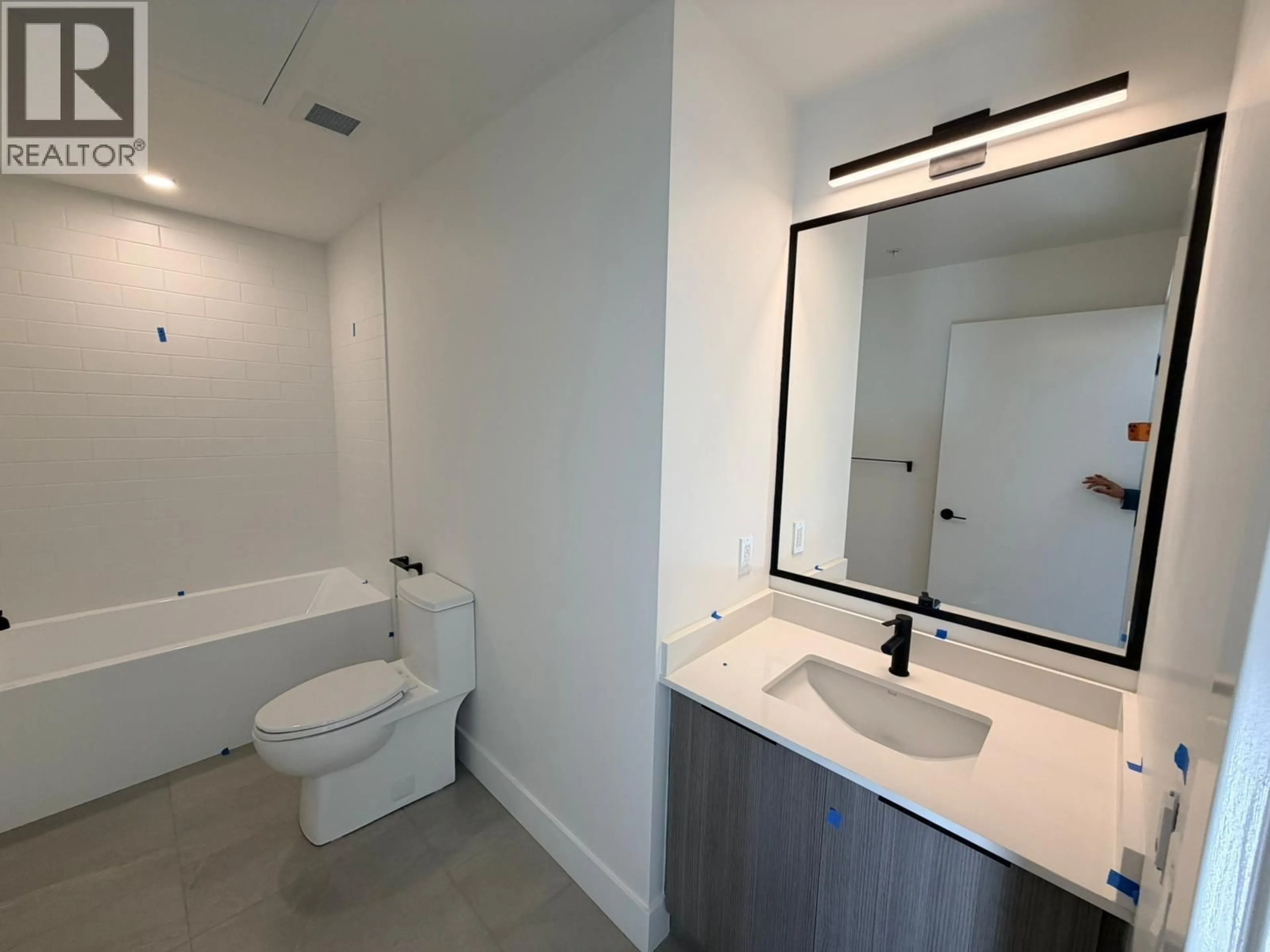 Standard bathroom, unknown for 411 - 111 BULLER STREET, Port Moody British Columbia V3H0P5