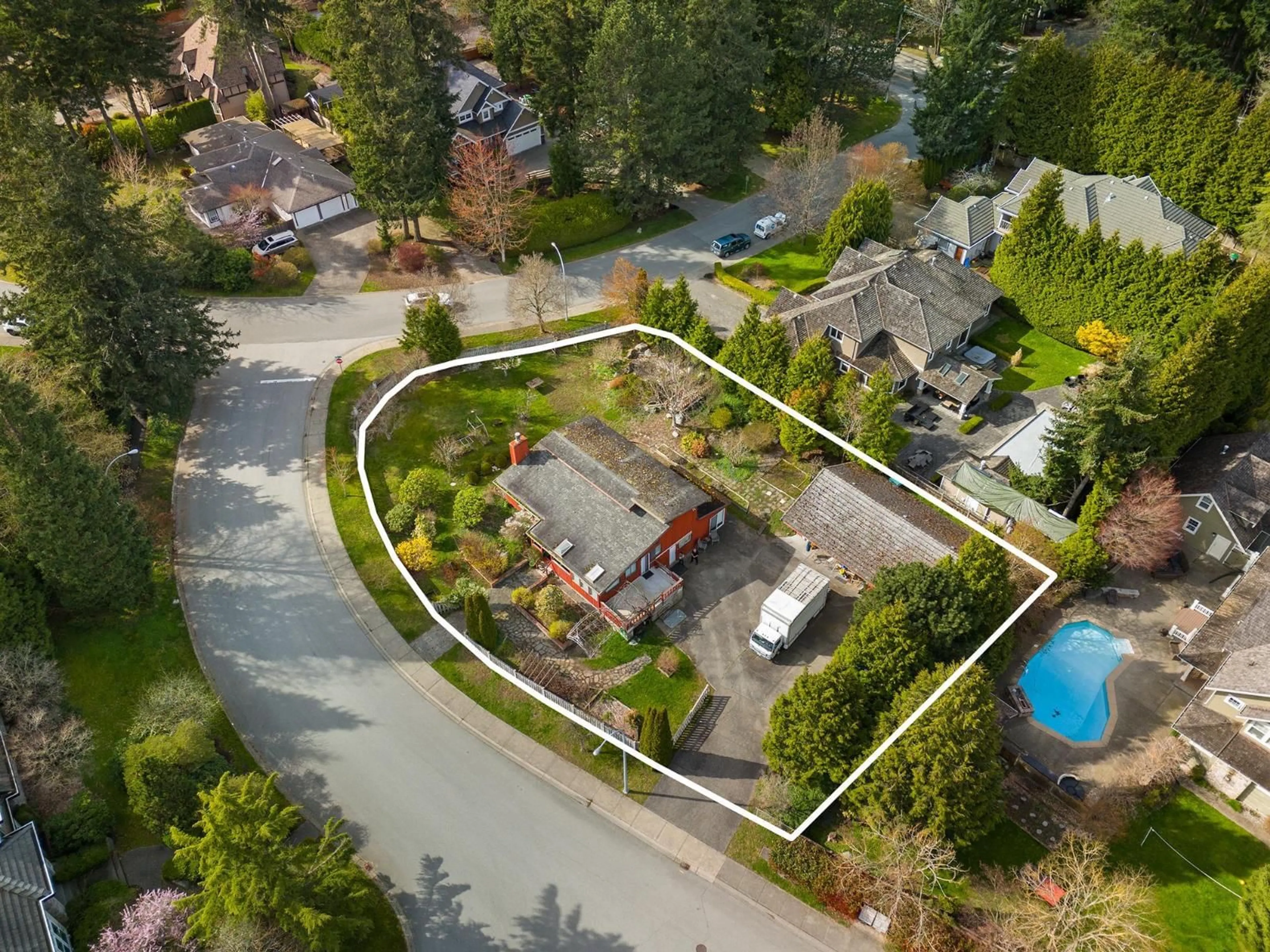 A pic from outside/outdoor area/front of a property/back of a property/a pic from drone, street for 13201 23A AVENUE, Surrey British Columbia V4A9W5