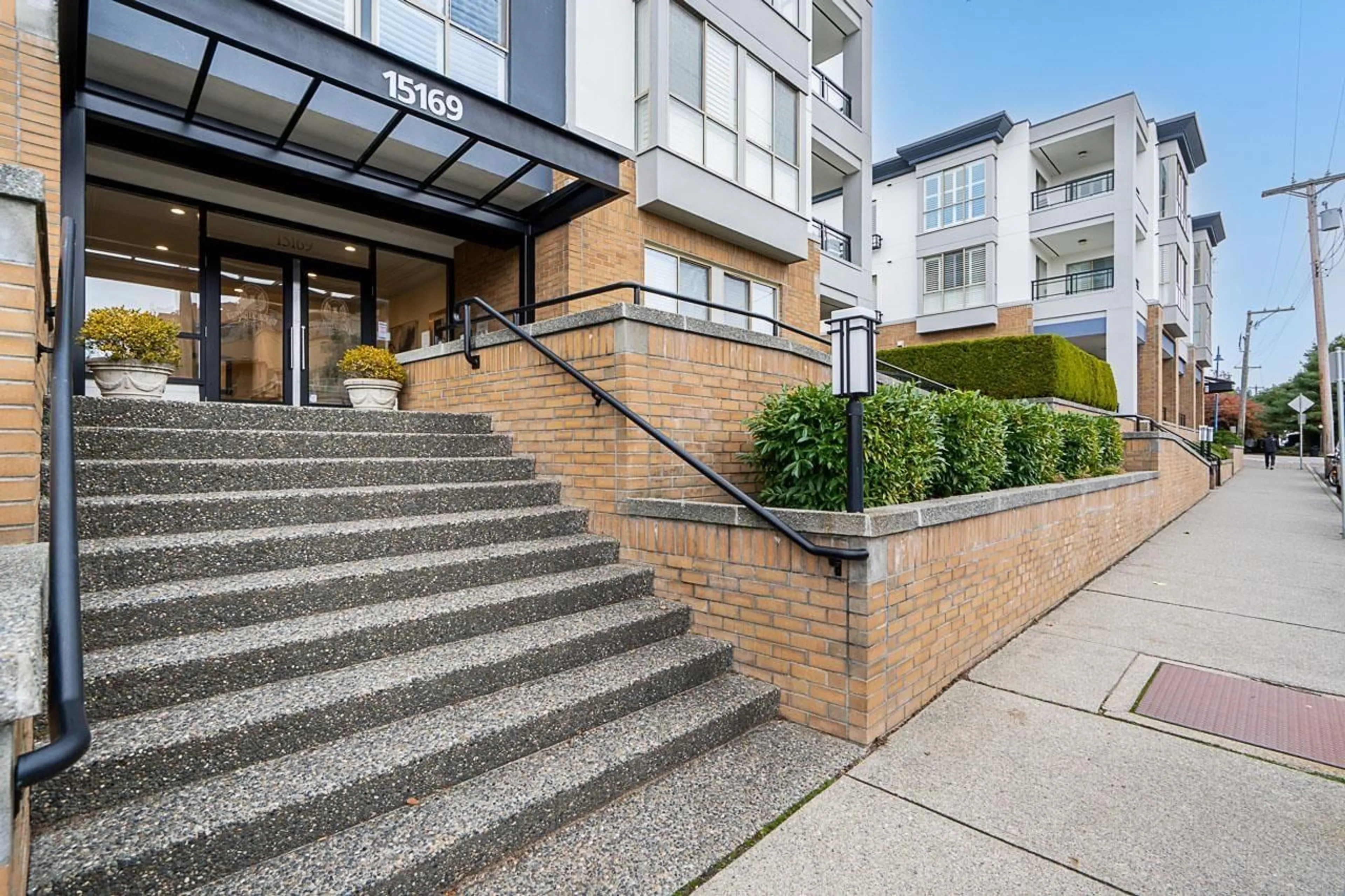 Unknown for 102 - 15169 BUENA VISTA AVENUE, White Rock British Columbia V4B1Y2