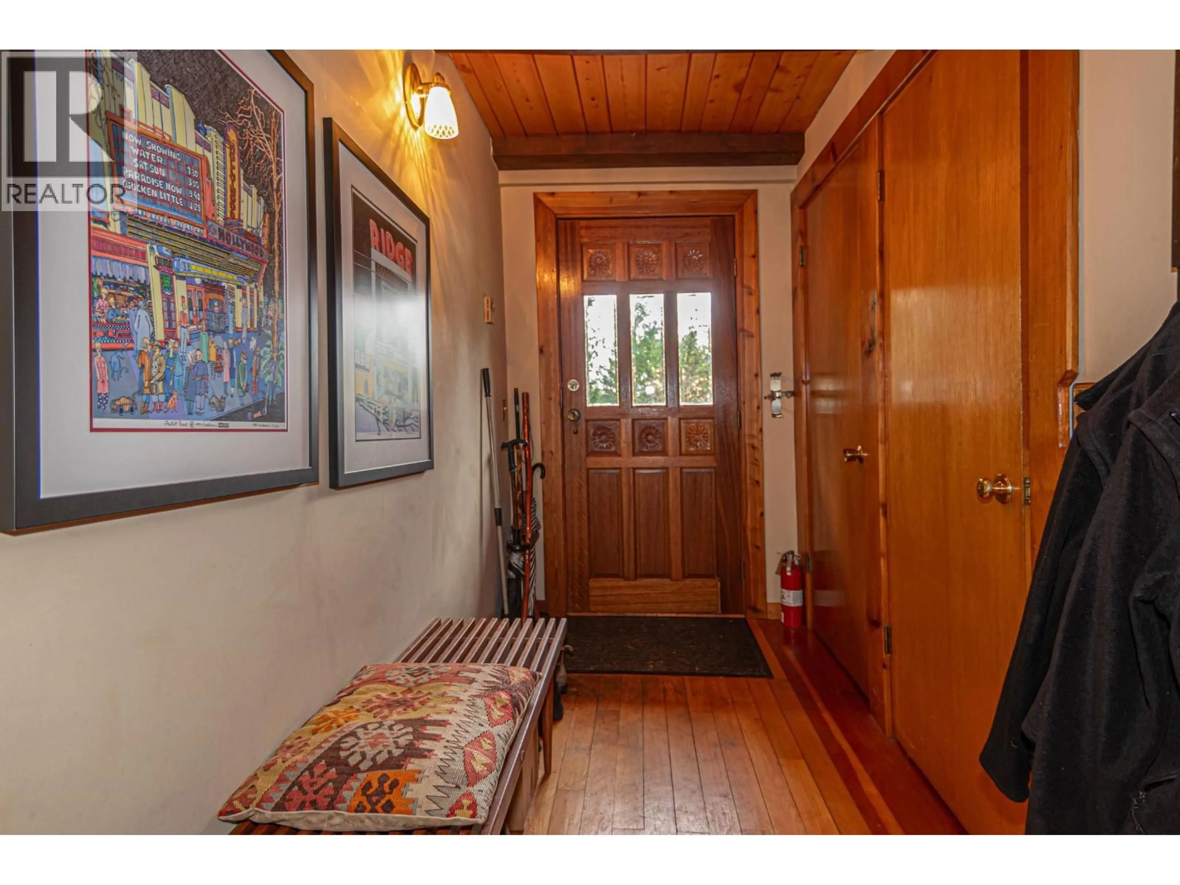 Indoor entryway for 13075 PORLIER PASS ROAD, Galiano Island British Columbia V0N1P0
