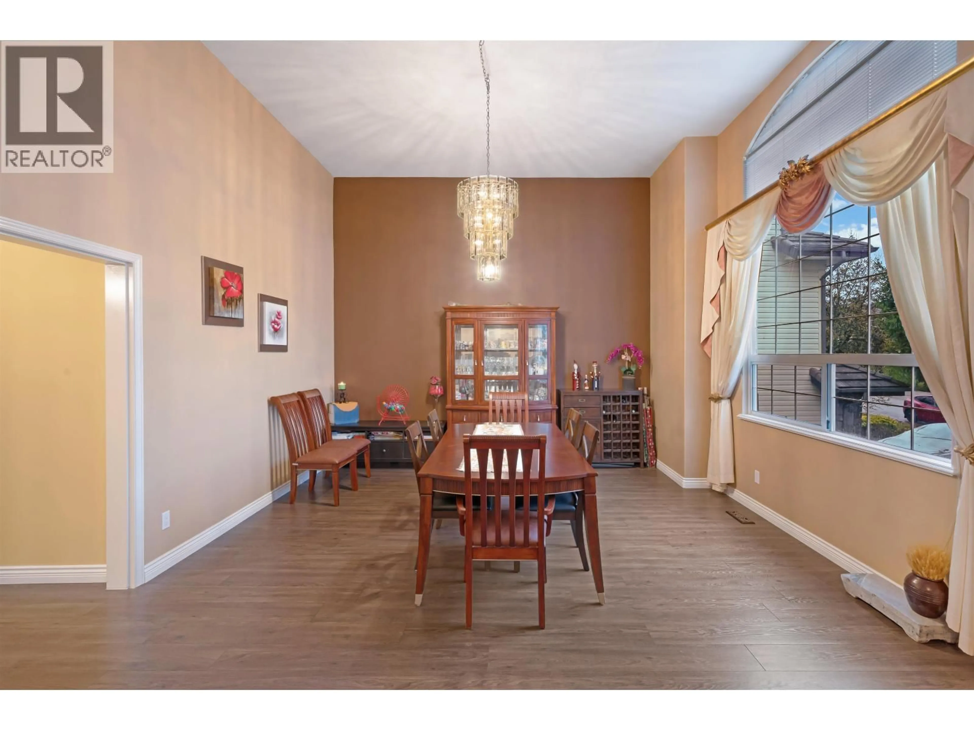 Dining room, wood/laminate floor for 30 BALSAM PLACE, Port Moody British Columbia V3H5A6