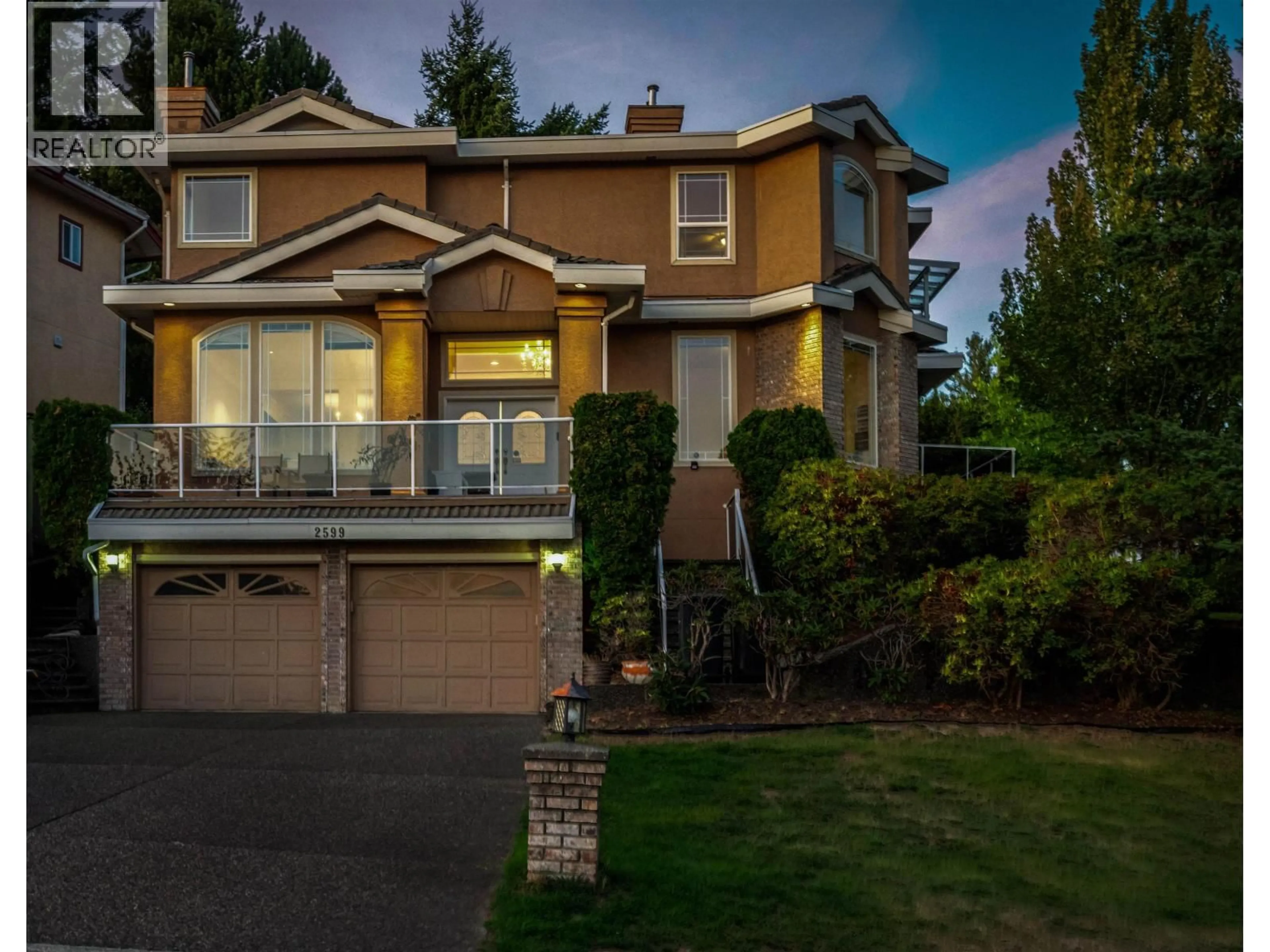 Home with vinyl exterior material, street for 2599 DIAMOND CRESCENT, Coquitlam British Columbia V3E2Z3