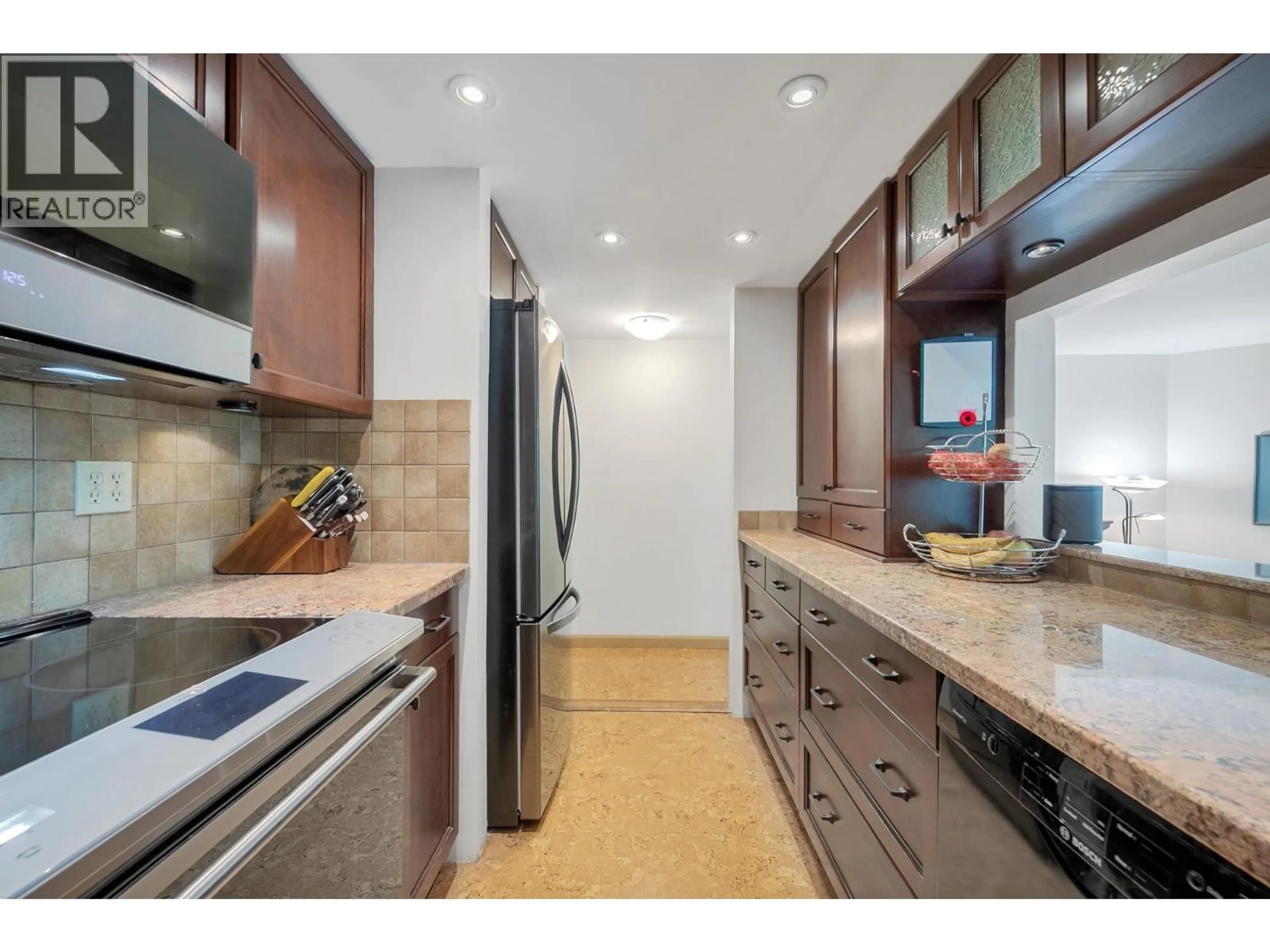 Standard kitchen, ceramic/tile floor for 2217 OAK STREET, Vancouver British Columbia V6H3W6