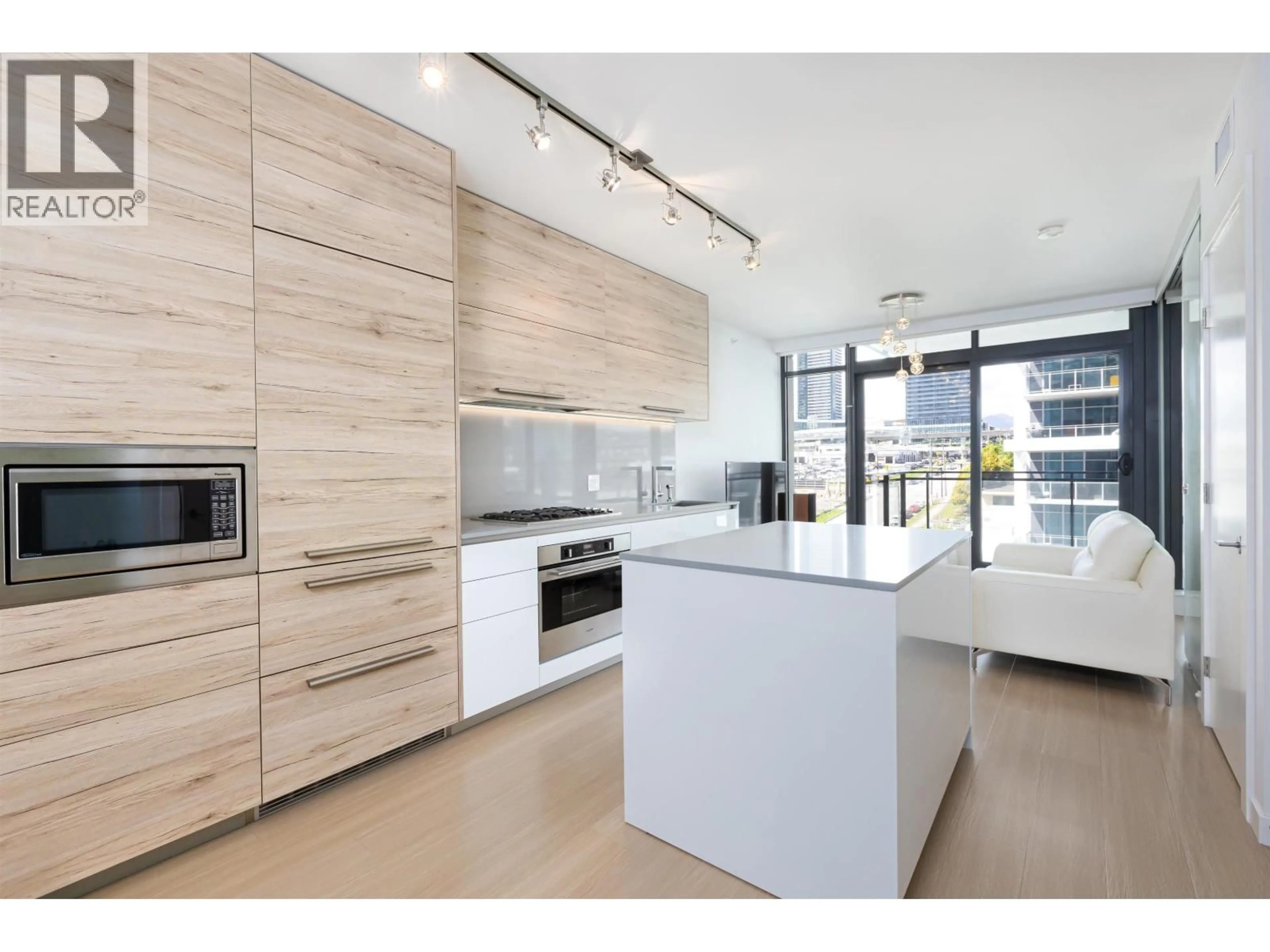 Open concept kitchen, unknown for 809 - 2378 ALPHA AVENUE, Burnaby British Columbia V5C0K2