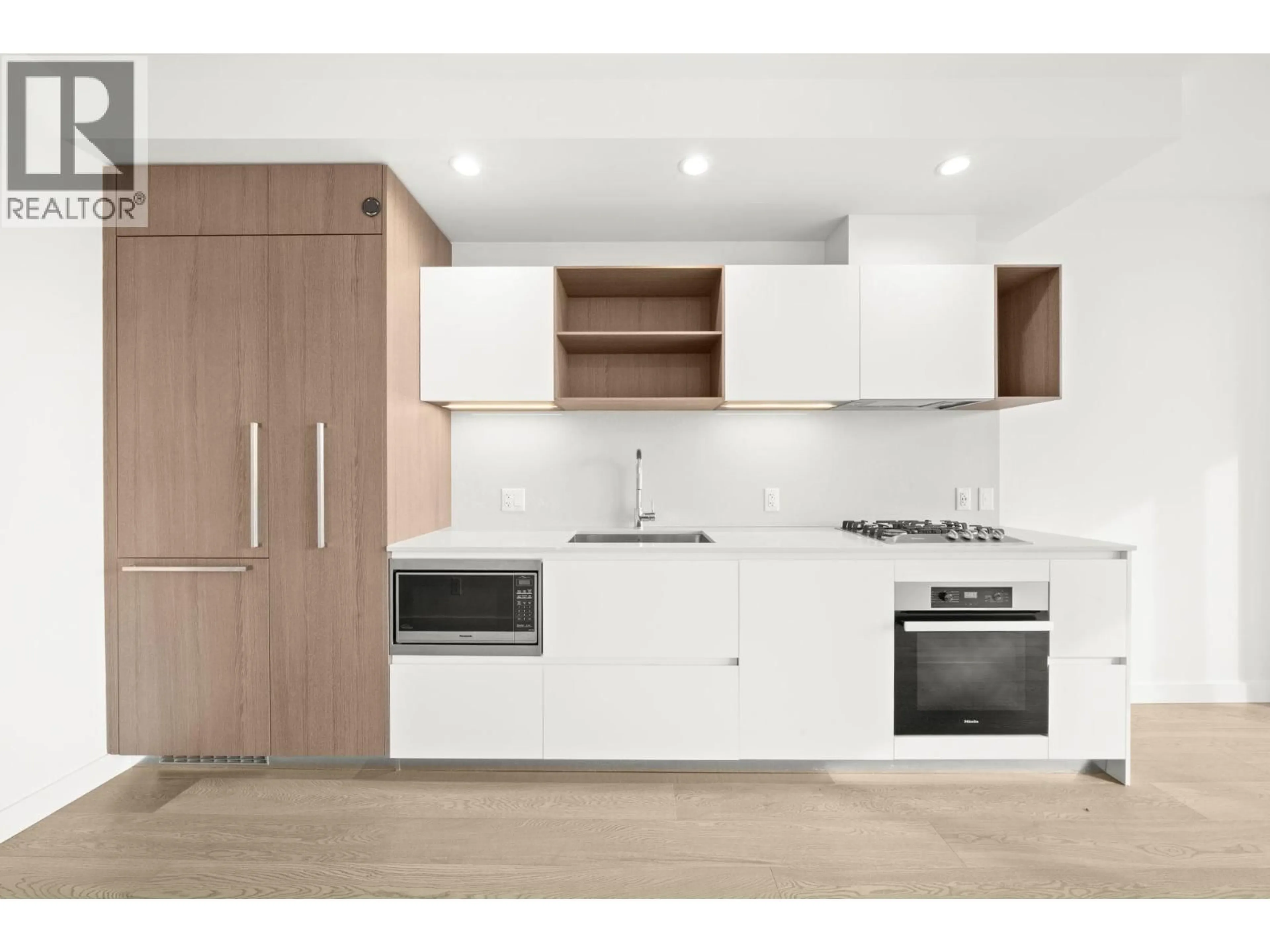 Standard kitchen, wood/laminate floor for 4009 - 6000 MCKAY AVENUE, Burnaby British Columbia V5H0K2