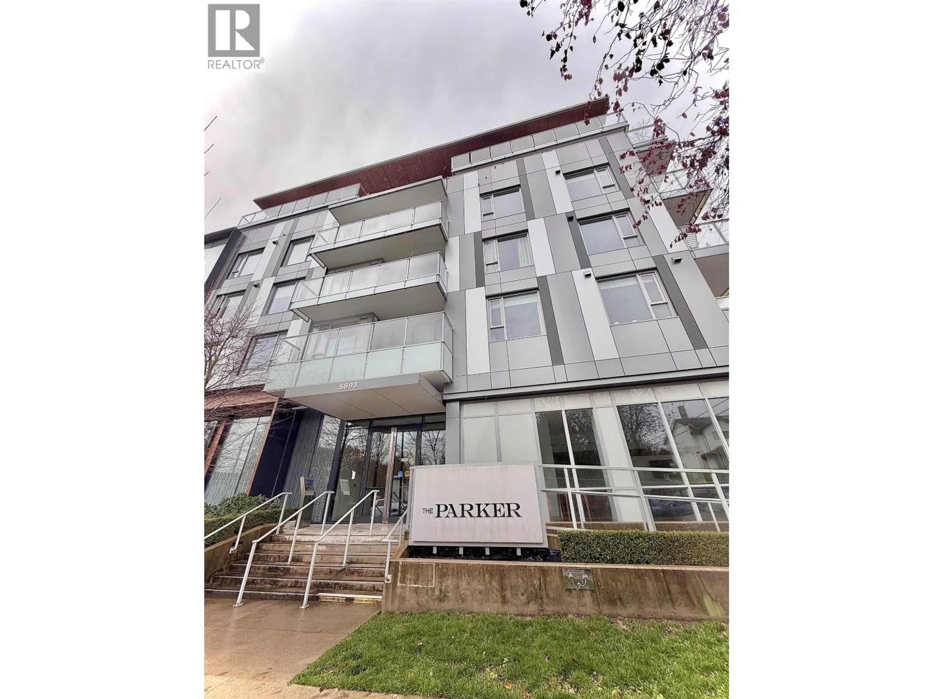 Indoor foyer for 205 - 5693 ELIZABETH STREET, Vancouver British Columbia V5Y3K1