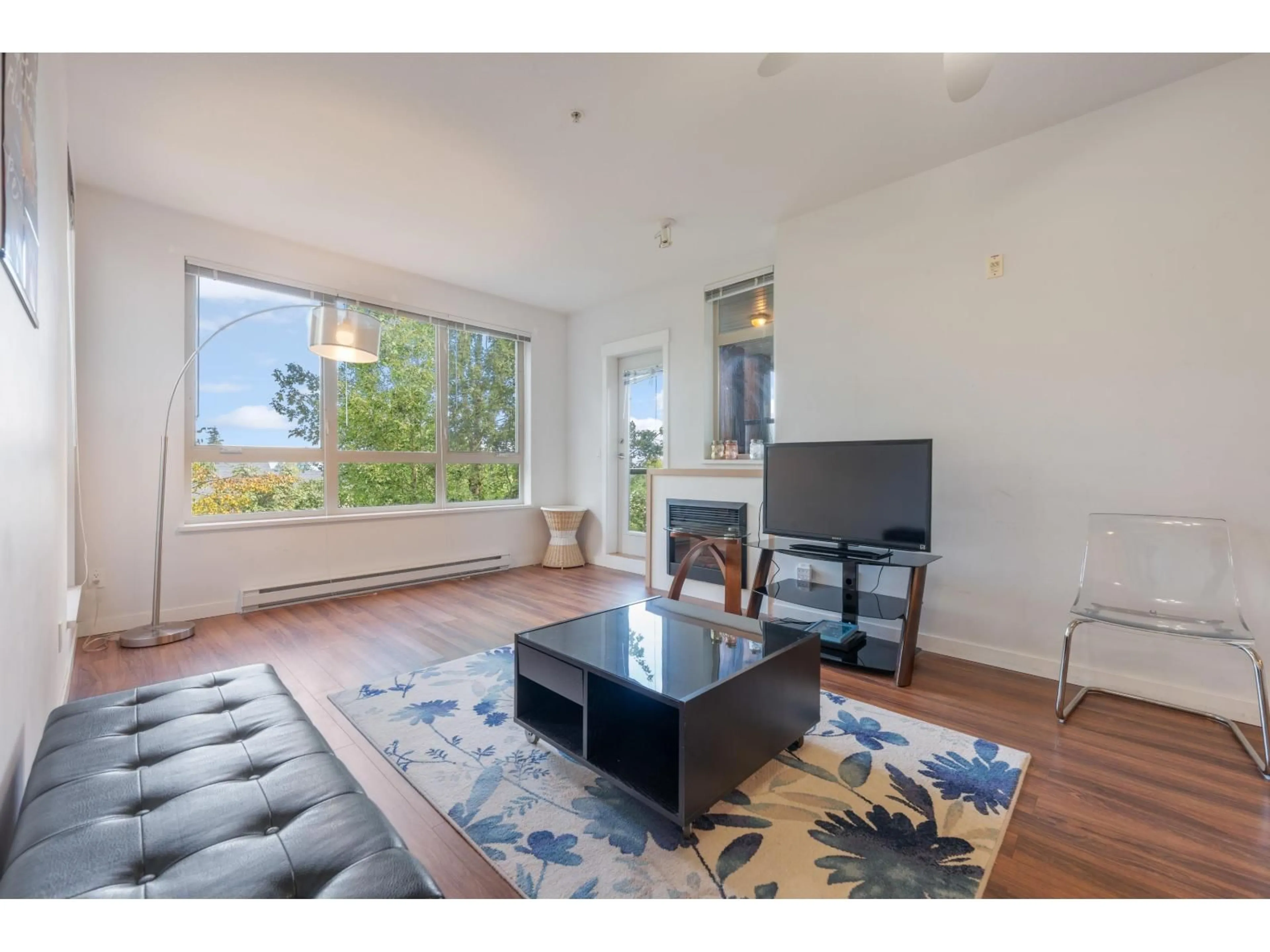 Living room with furniture, unknown for 311 - 15918 26 AVENUE, Surrey British Columbia V3Z5K3