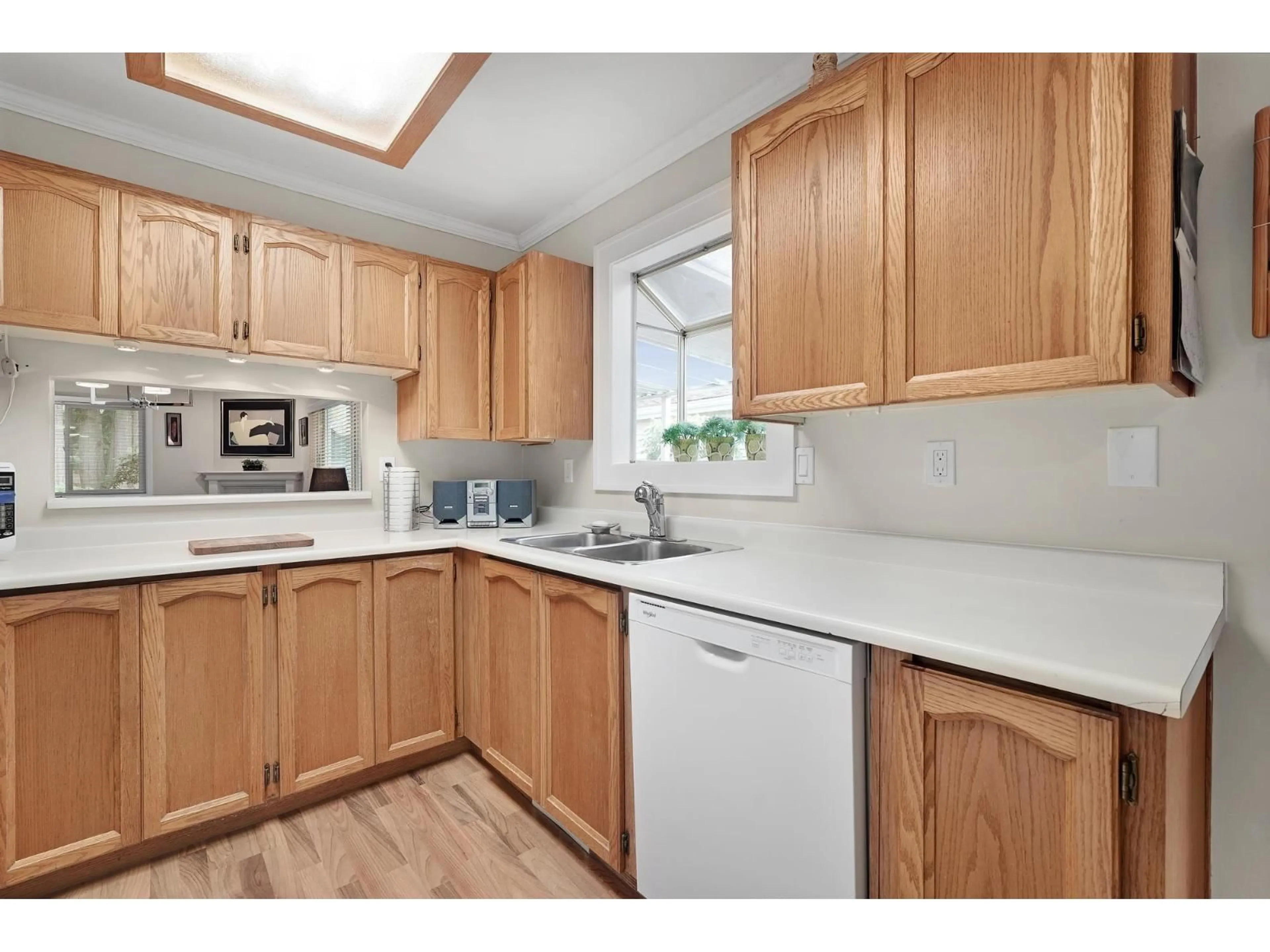 Standard kitchen, wood/laminate floor for 51 - 1400 164 STREET, Surrey British Columbia V4A8V7