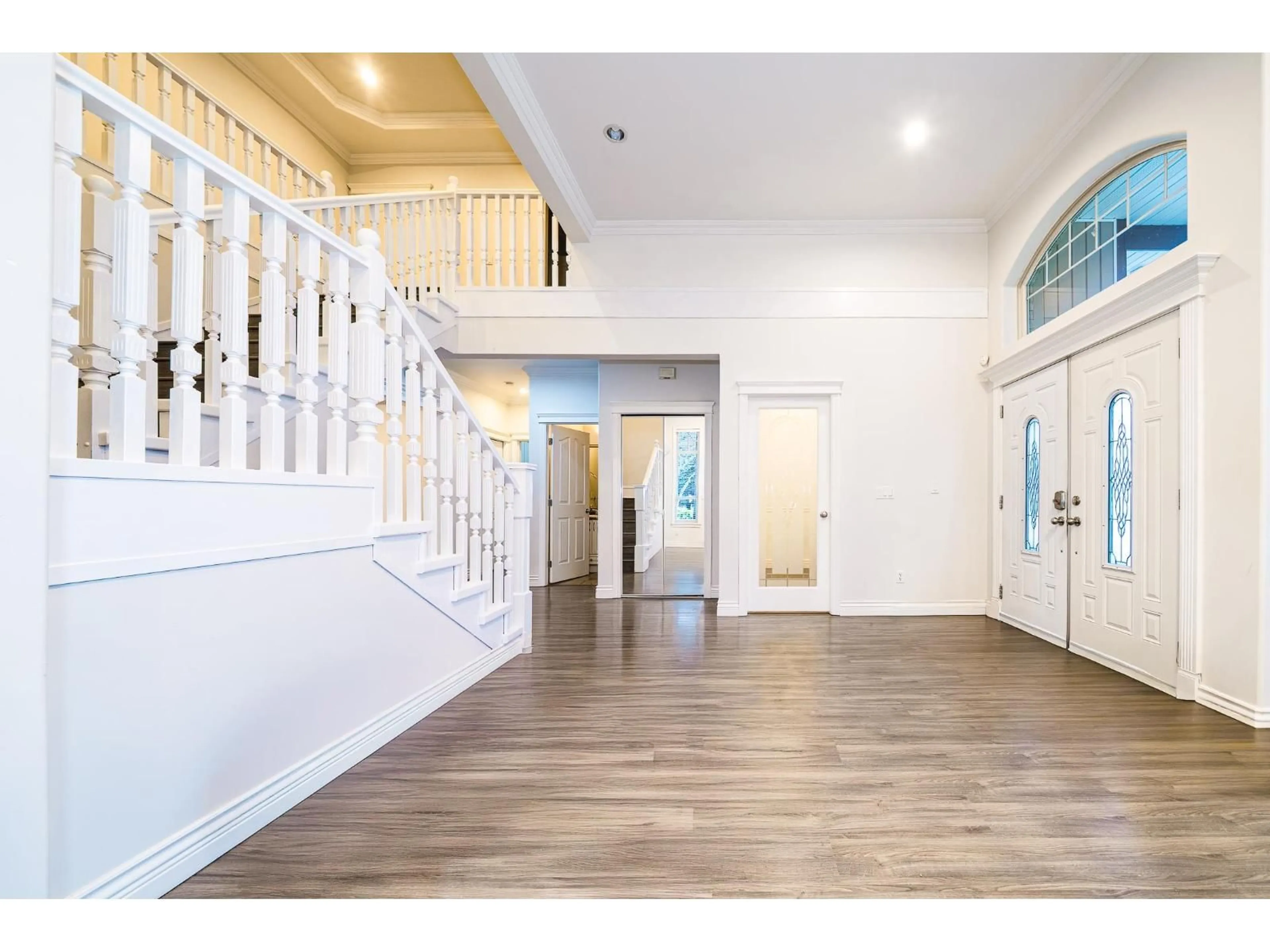 Indoor foyer for 6368 189A STREET, Surrey British Columbia V3S8S3