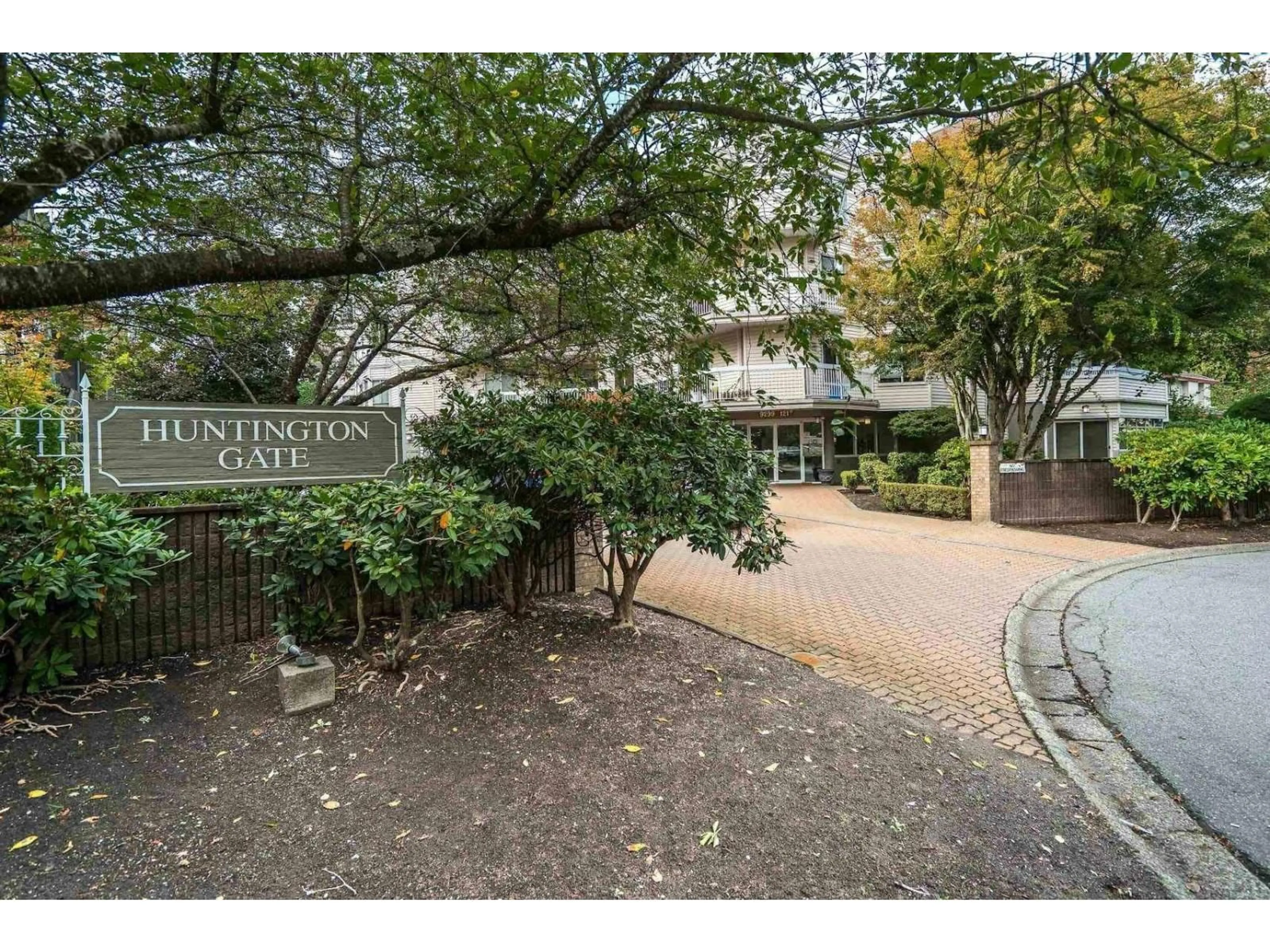 Unknown for 202 - 9299 121 STREET, Surrey British Columbia V3V7X8