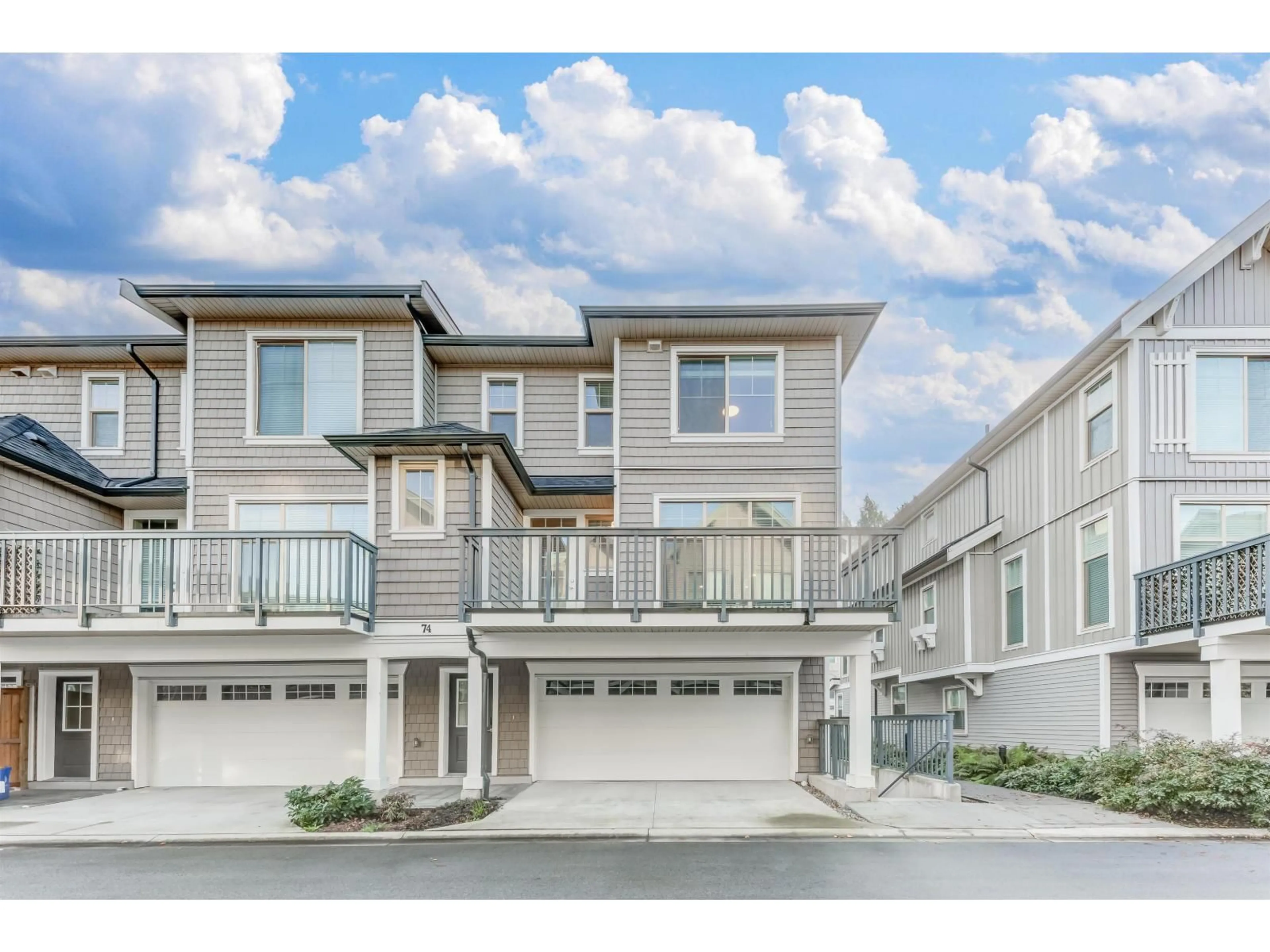 Home with vinyl exterior material, unknown for 74 - 20487 65 AVENUE, Langley British Columbia V2Y3K8