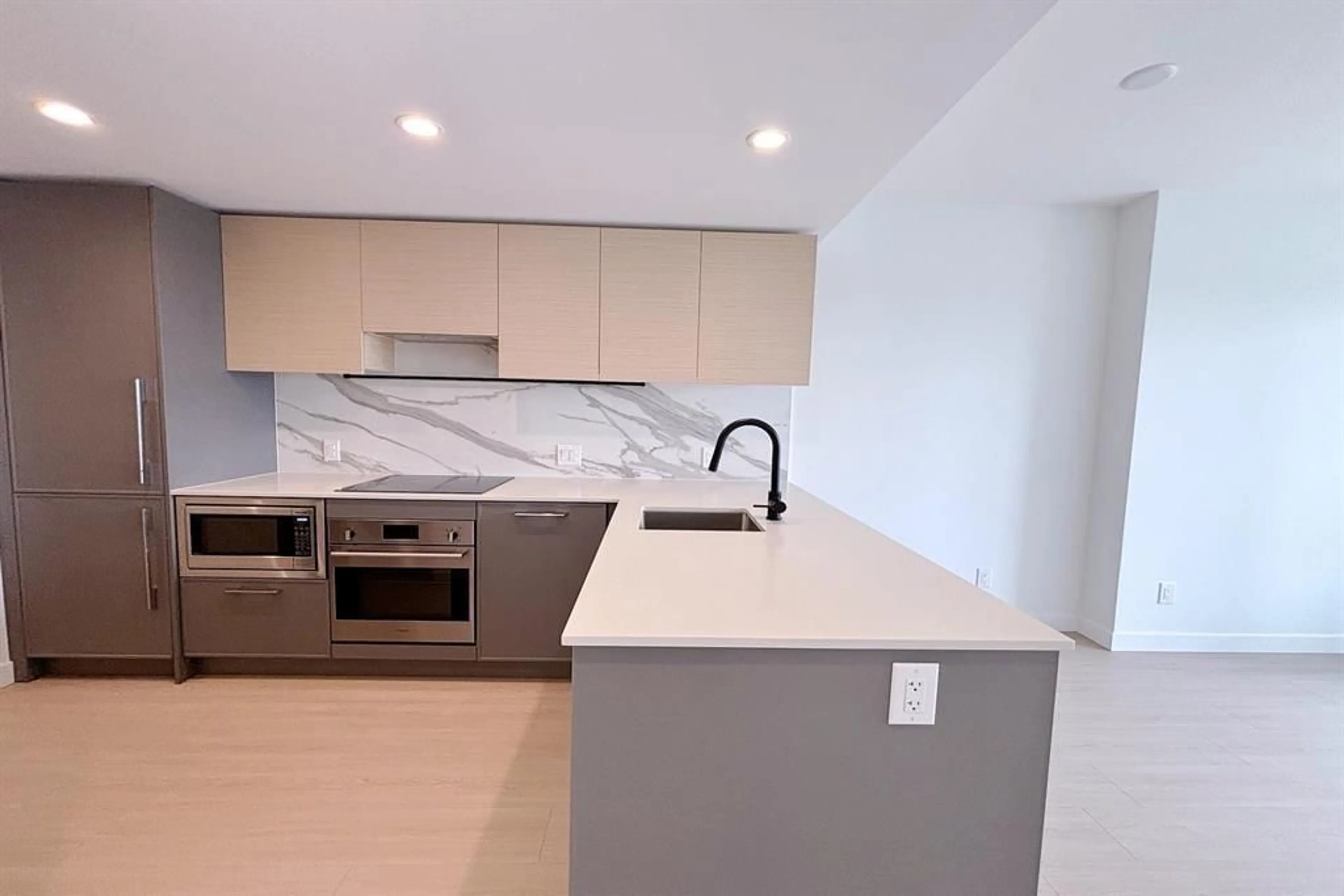 Unknown for 502 - 13745 GEORGE JUNCTION, Surrey British Columbia V3T0V8