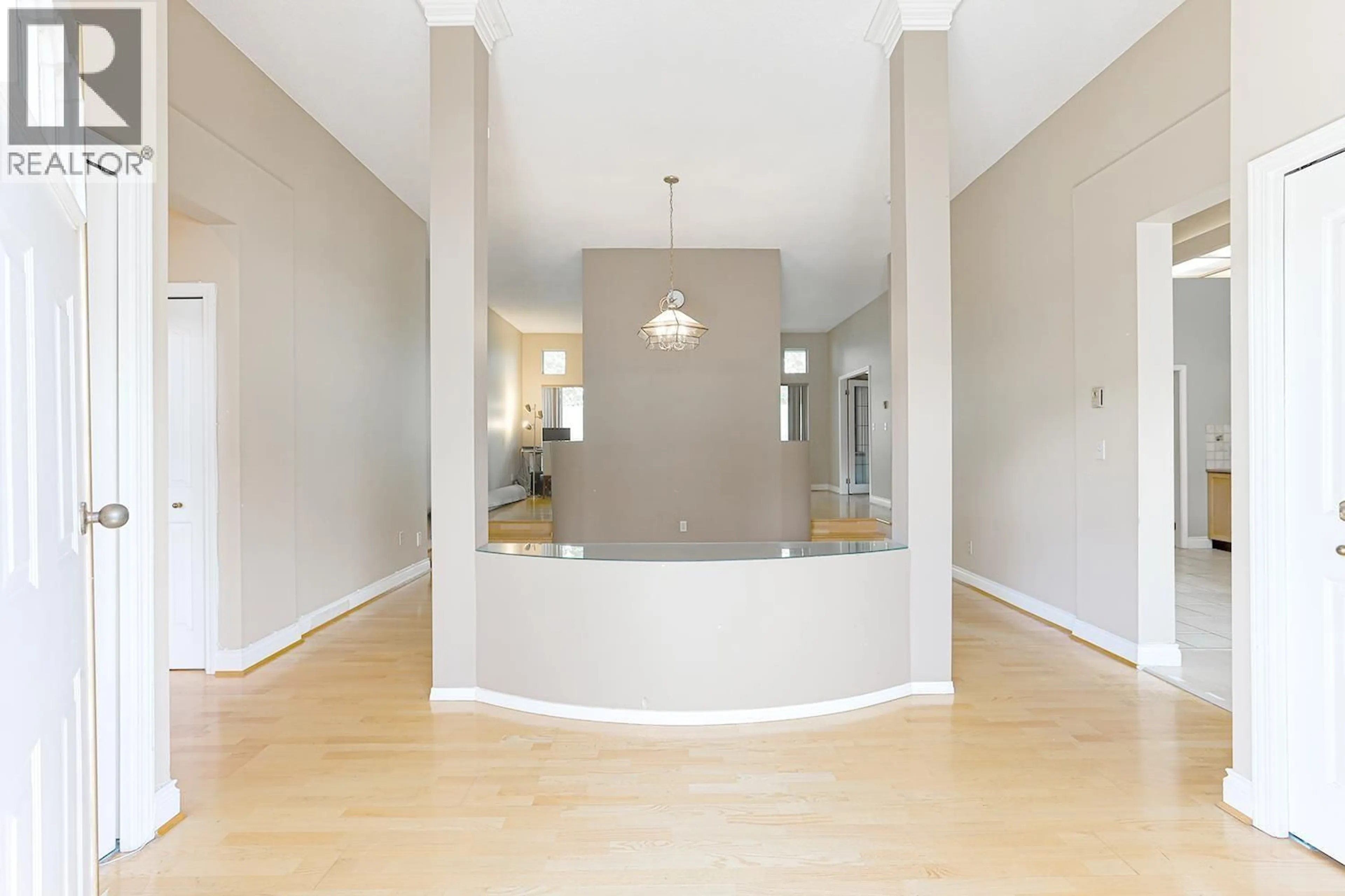 Indoor foyer for 303 - 7500 ABERCROMBIE DRIVE, Richmond British Columbia V6Y3J9