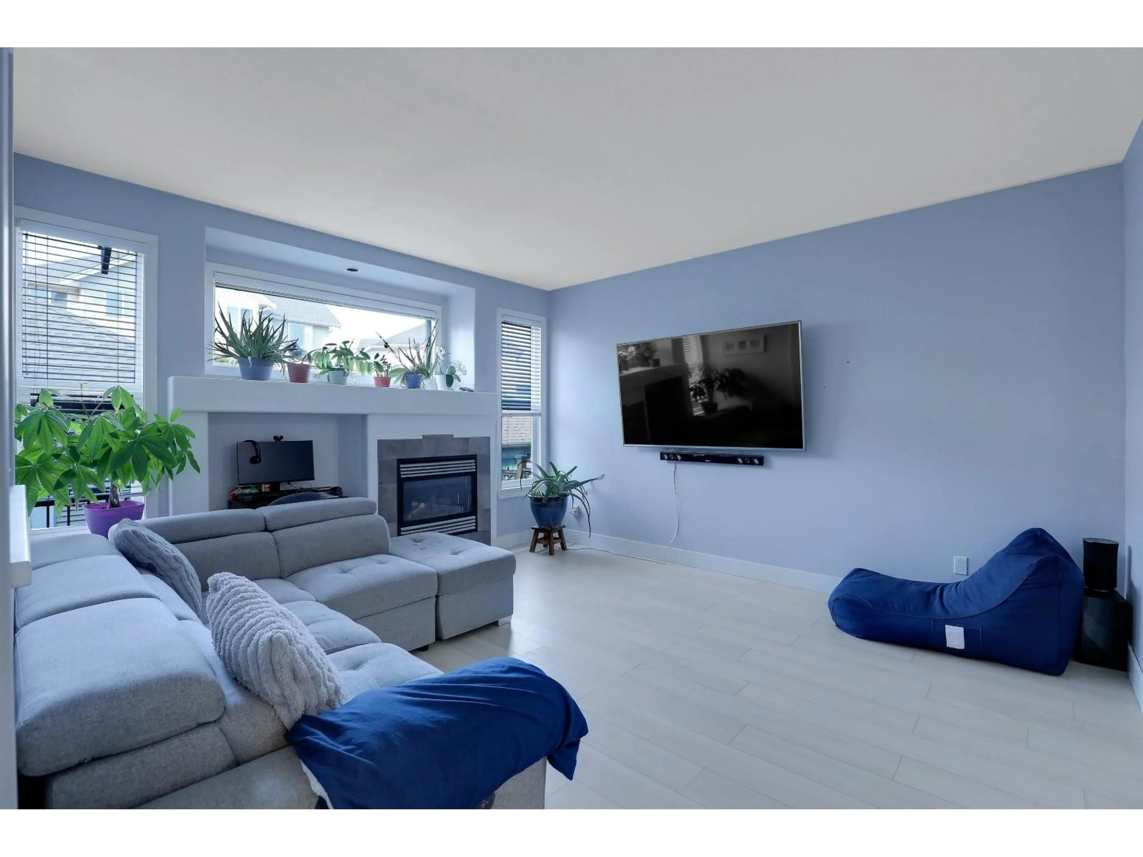 Home theater for 16515 60 AVENUE, Surrey British Columbia V3S1S7