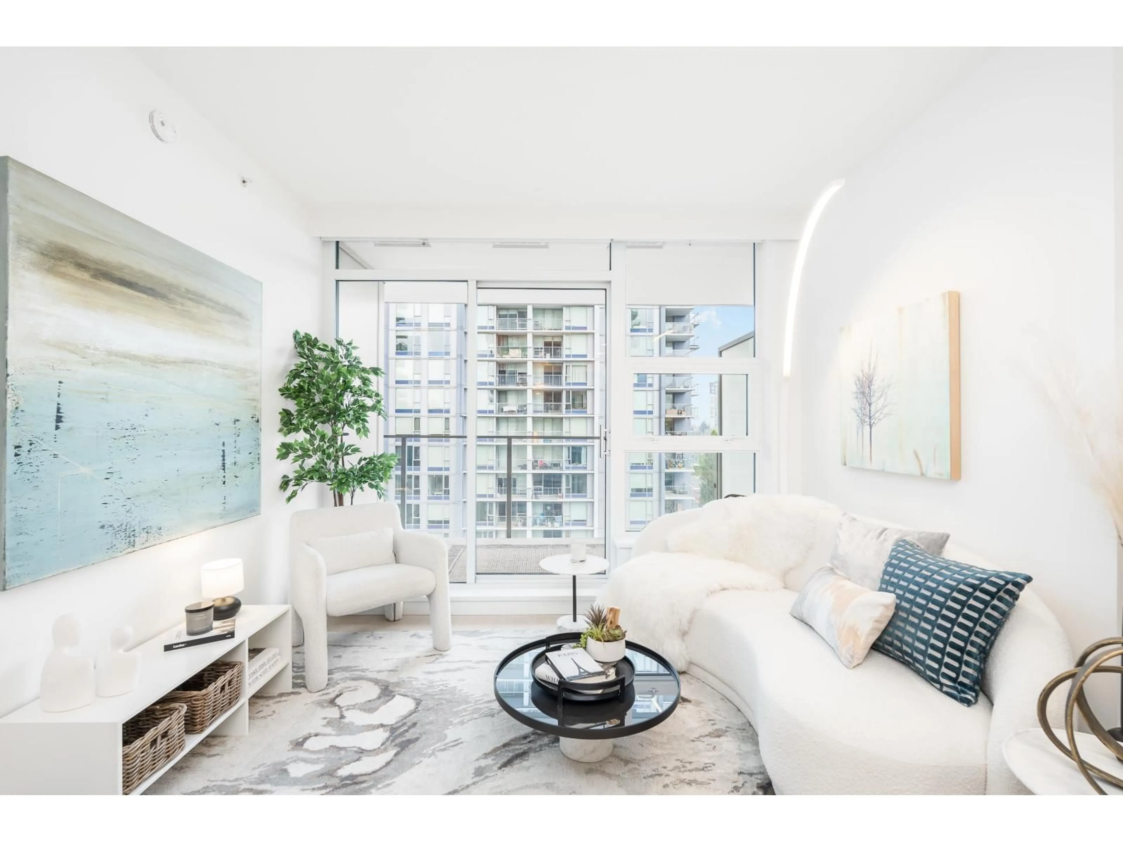 Living room with furniture, unknown for 1608 - 13778 100 AVENUE, Surrey British Columbia V3T0V3