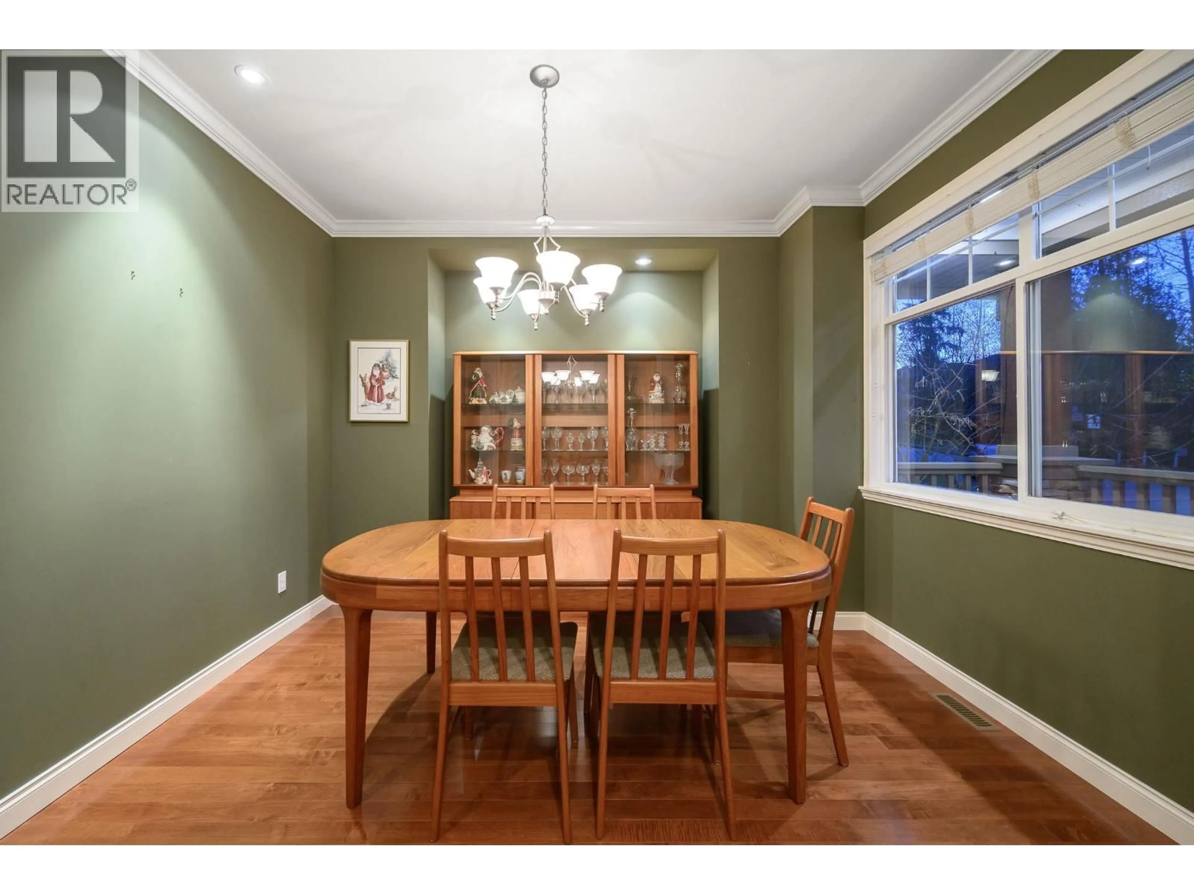 Dining room, wood/laminate floor for 24270 MCCLURE DRIVE, Maple Ridge British Columbia V2W2E5
