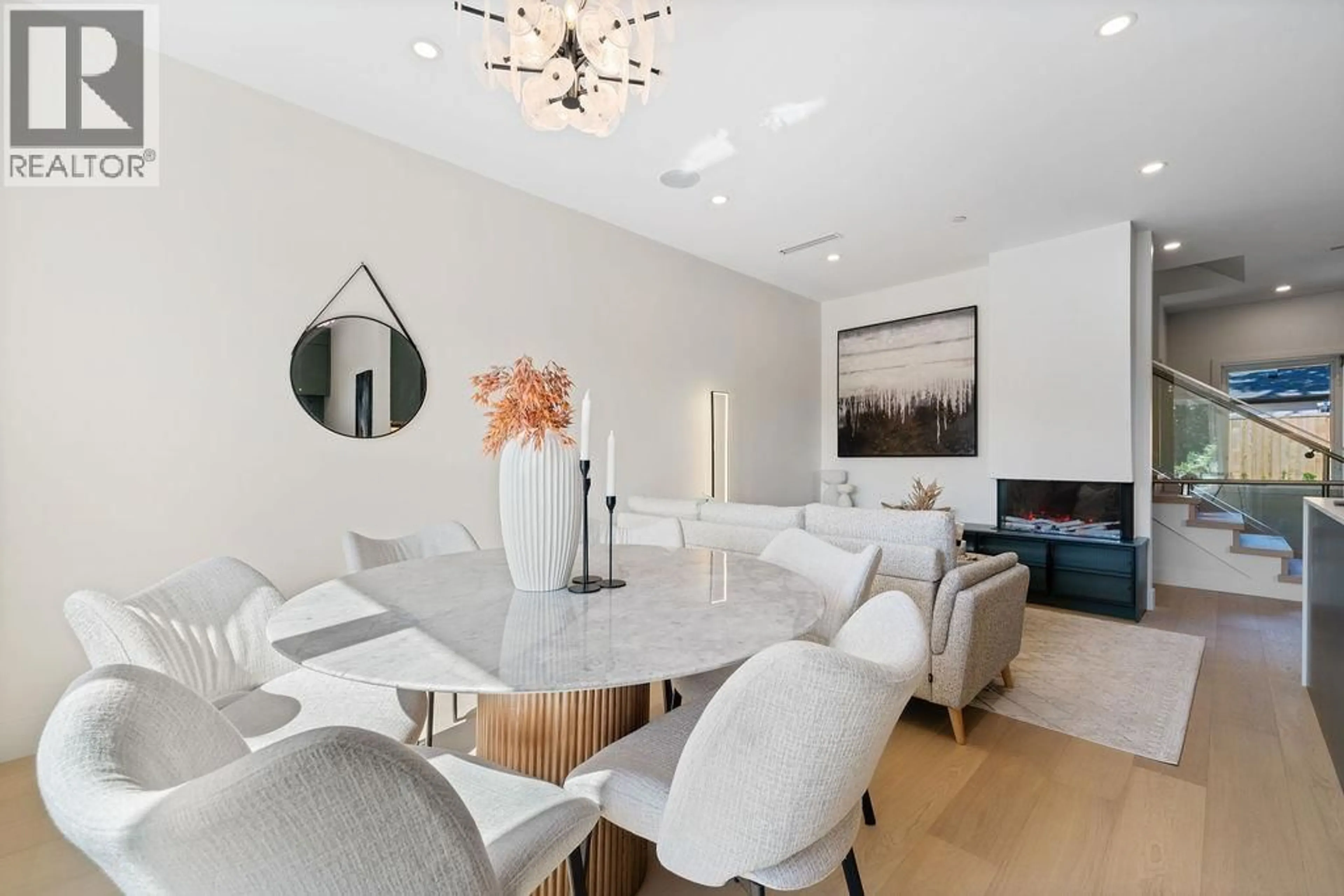 Unknown for 2 - 8508 EAST BOULEVARD, Vancouver British Columbia V6P5E6