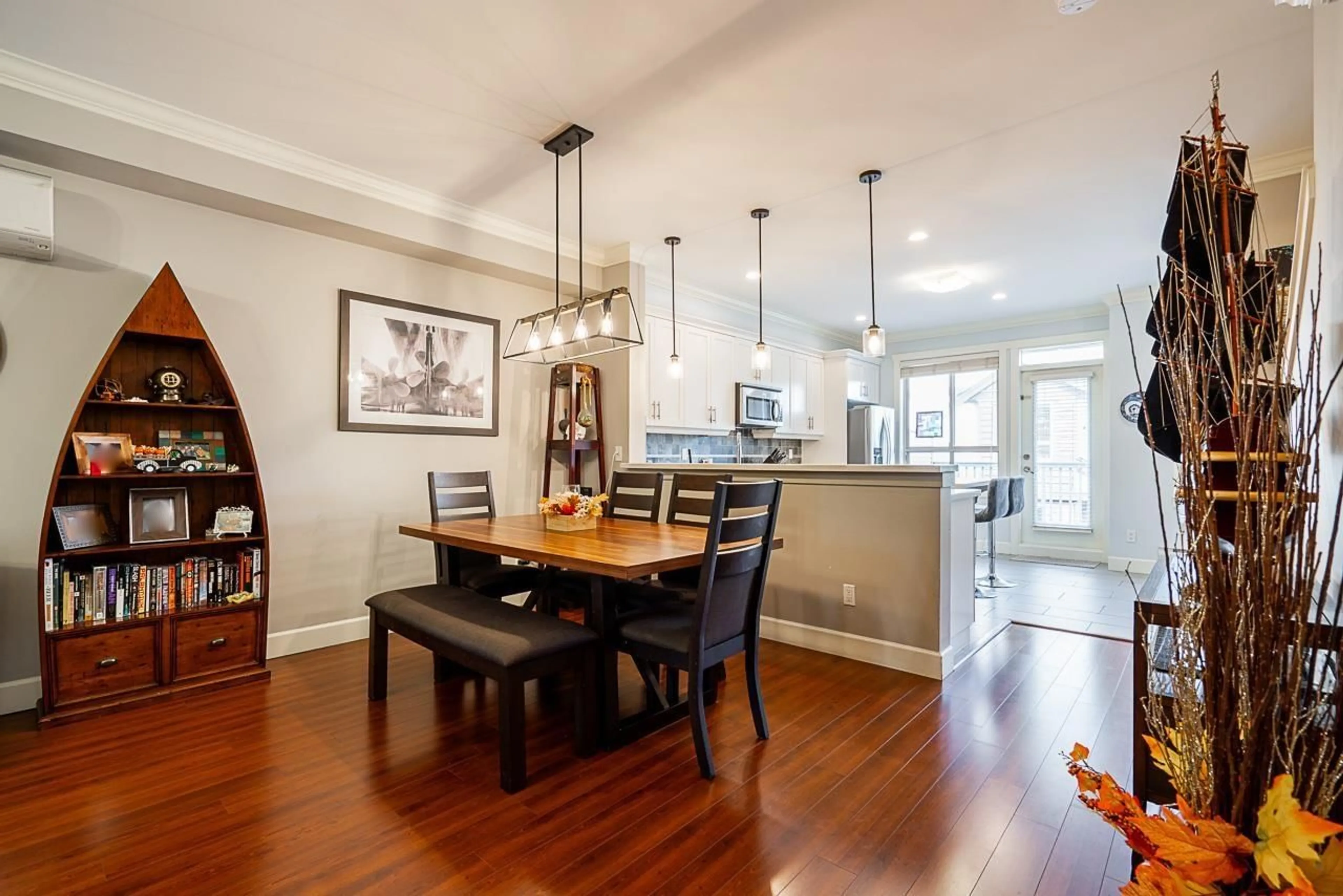 Dining room, wood/laminate floor for 25 - 19560 68 AVENUE, Surrey British Columbia V4N5Y5