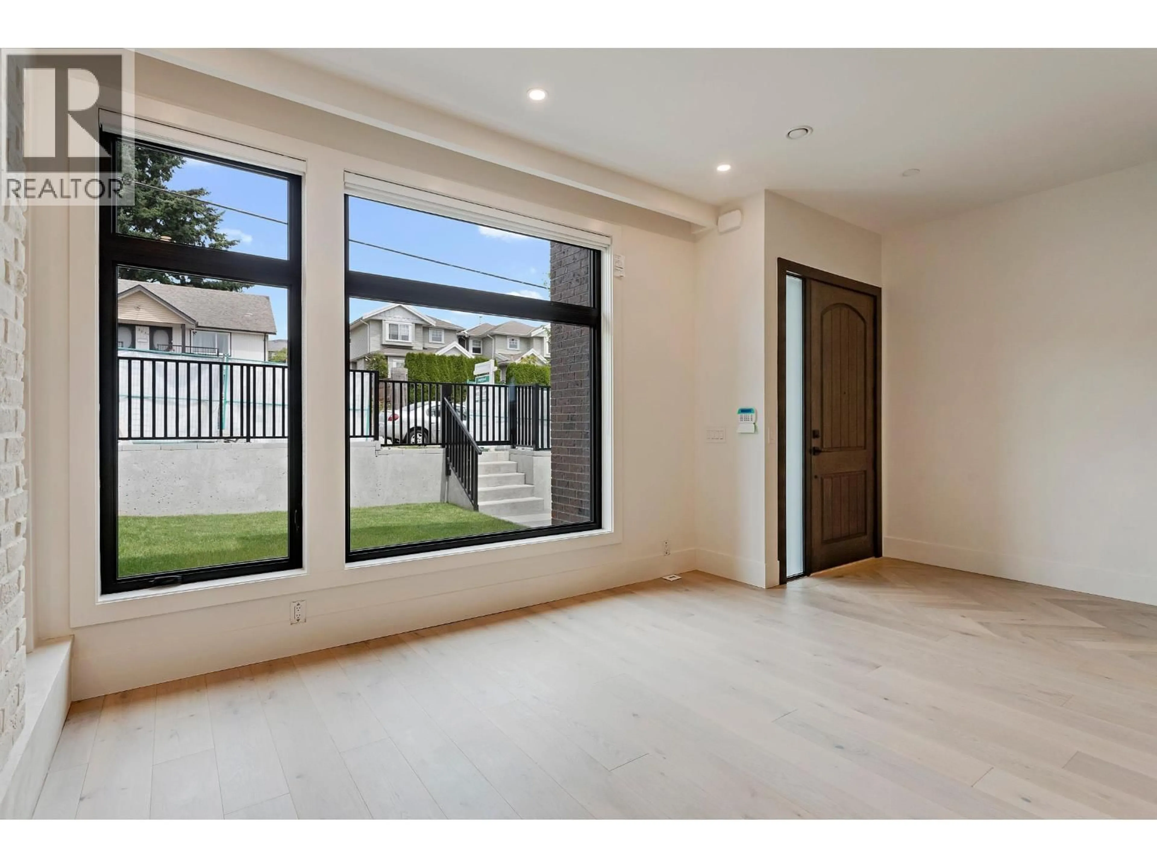 Unknown for 102 - 1038 DELESTRE AVENUE, Coquitlam British Columbia V3K2H2