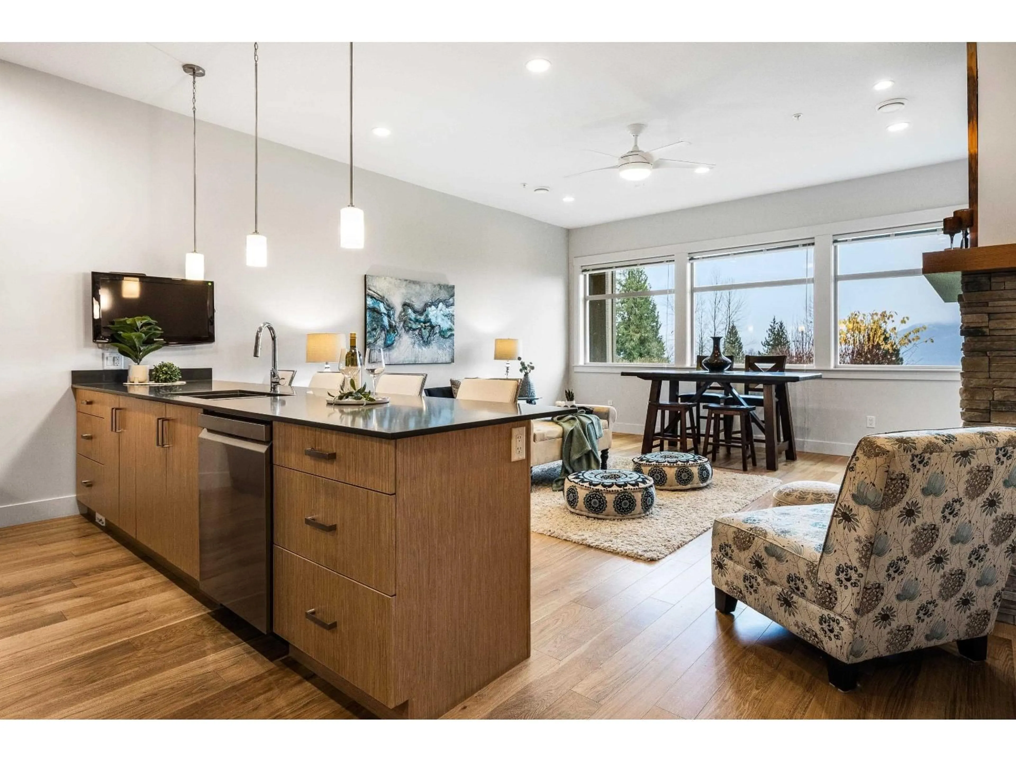 Open concept kitchen, wood/laminate floor for 118 - 51096 FALLS COURT, Chilliwack British Columbia V4Z1K7