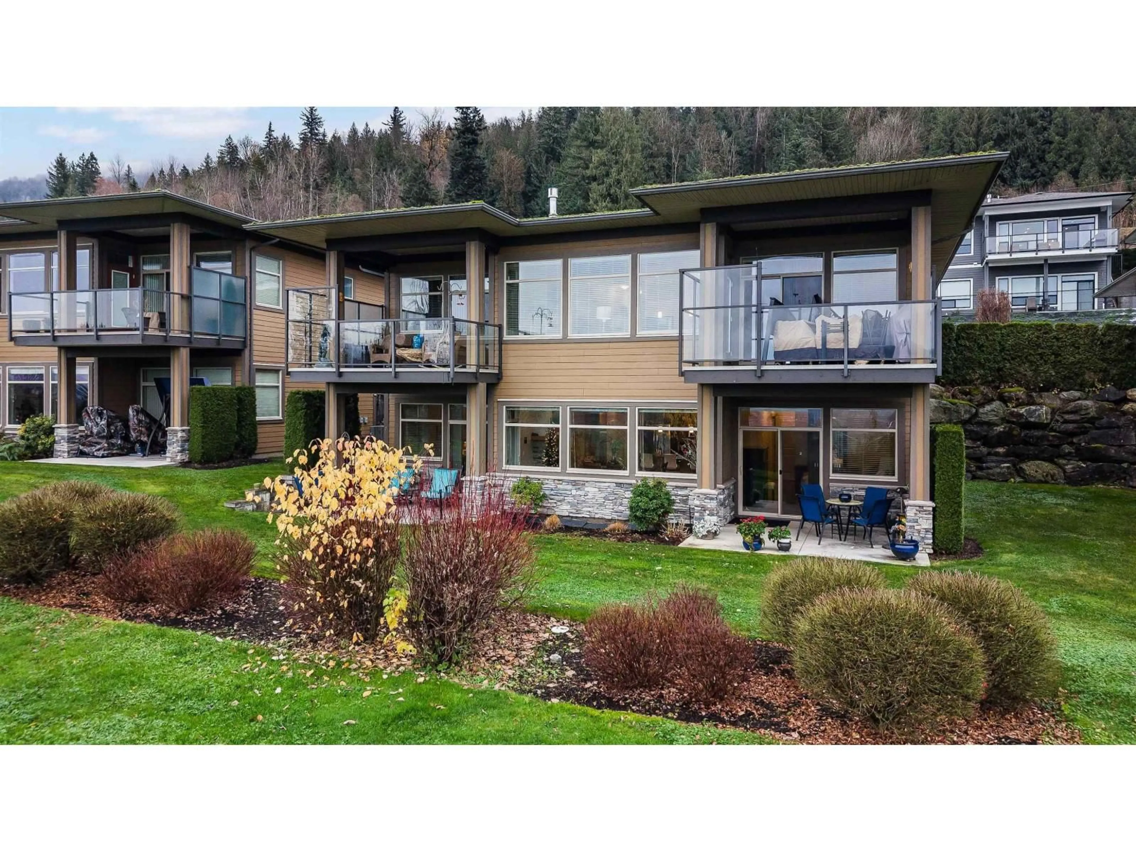 Home with vinyl exterior material, unknown for 118 - 51096 FALLS COURT, Chilliwack British Columbia V4Z1K7