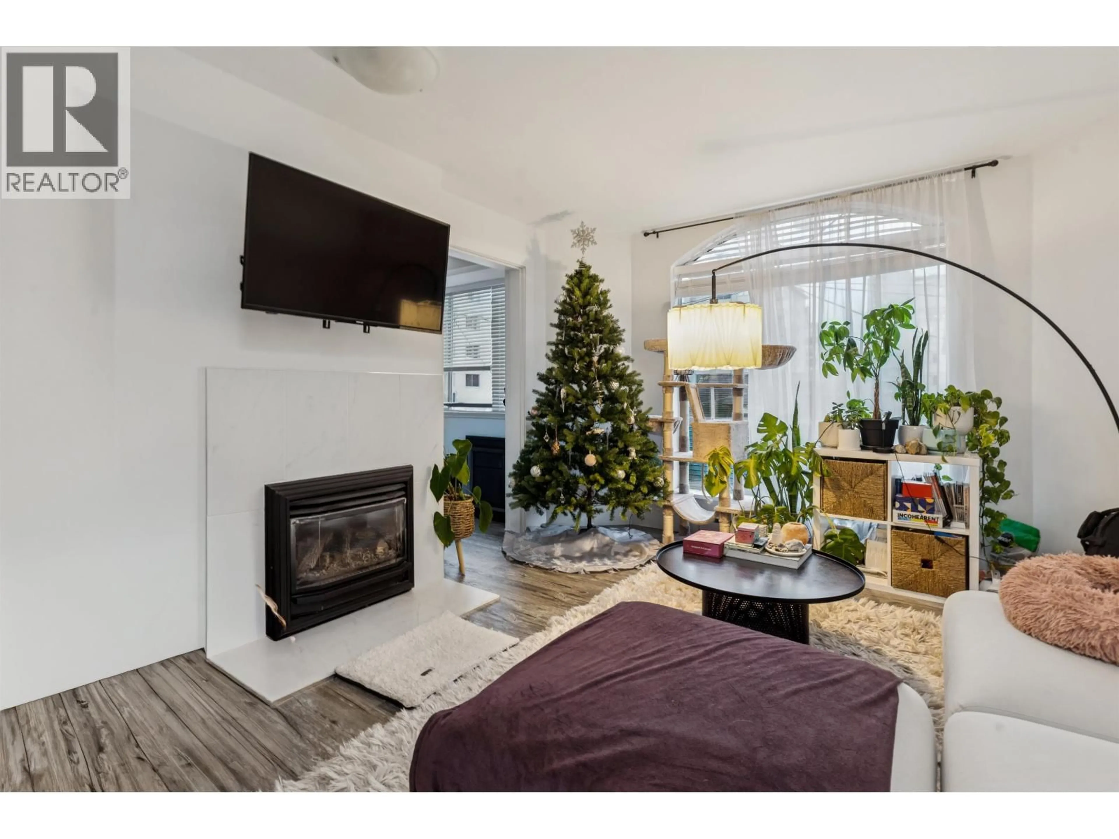 Living room with furniture, unknown for 308 - 1010 CHILCO STREET, Vancouver British Columbia V6G2R6