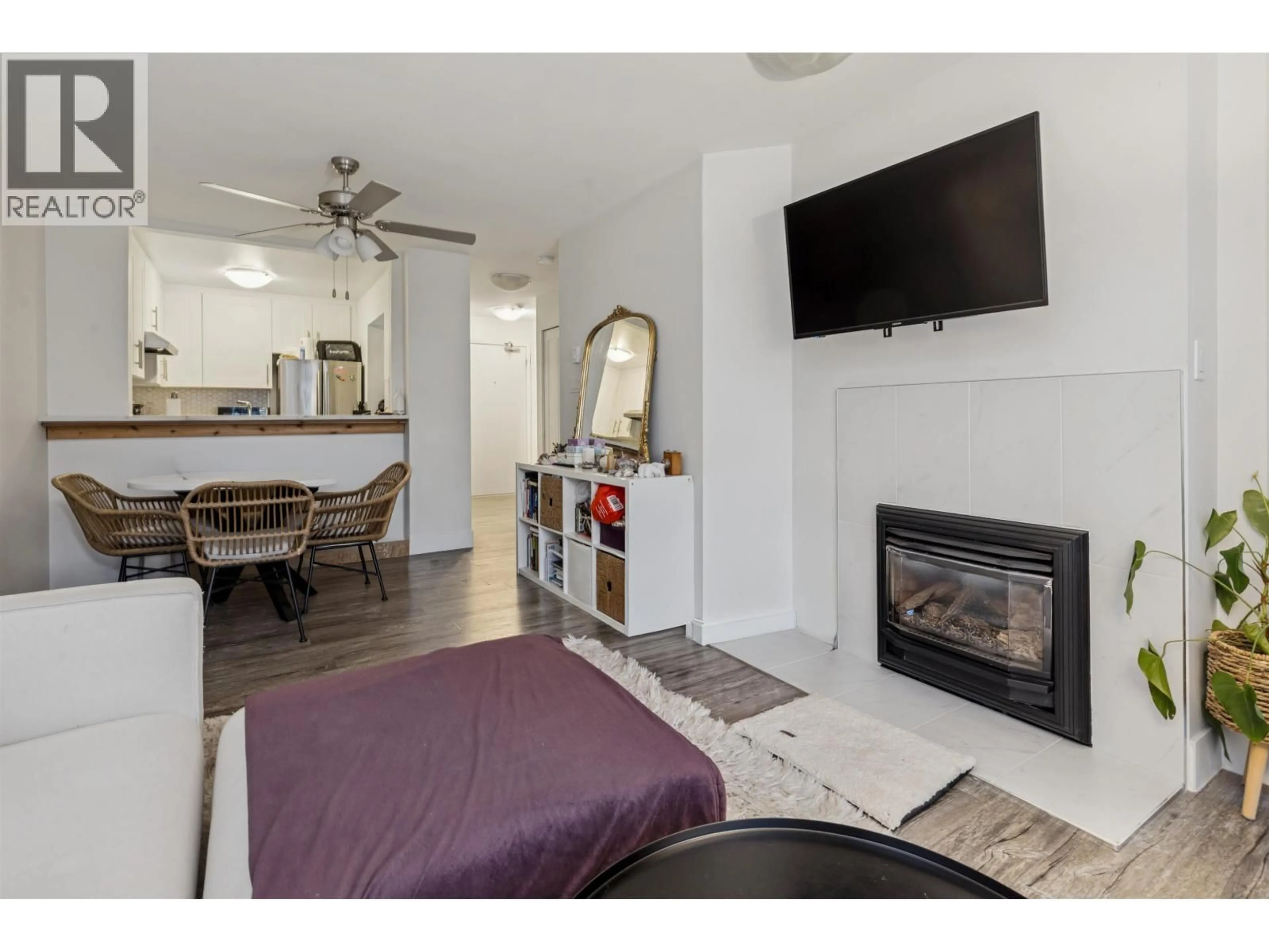 Living room with furniture, unknown for 308 - 1010 CHILCO STREET, Vancouver British Columbia V6G2R6