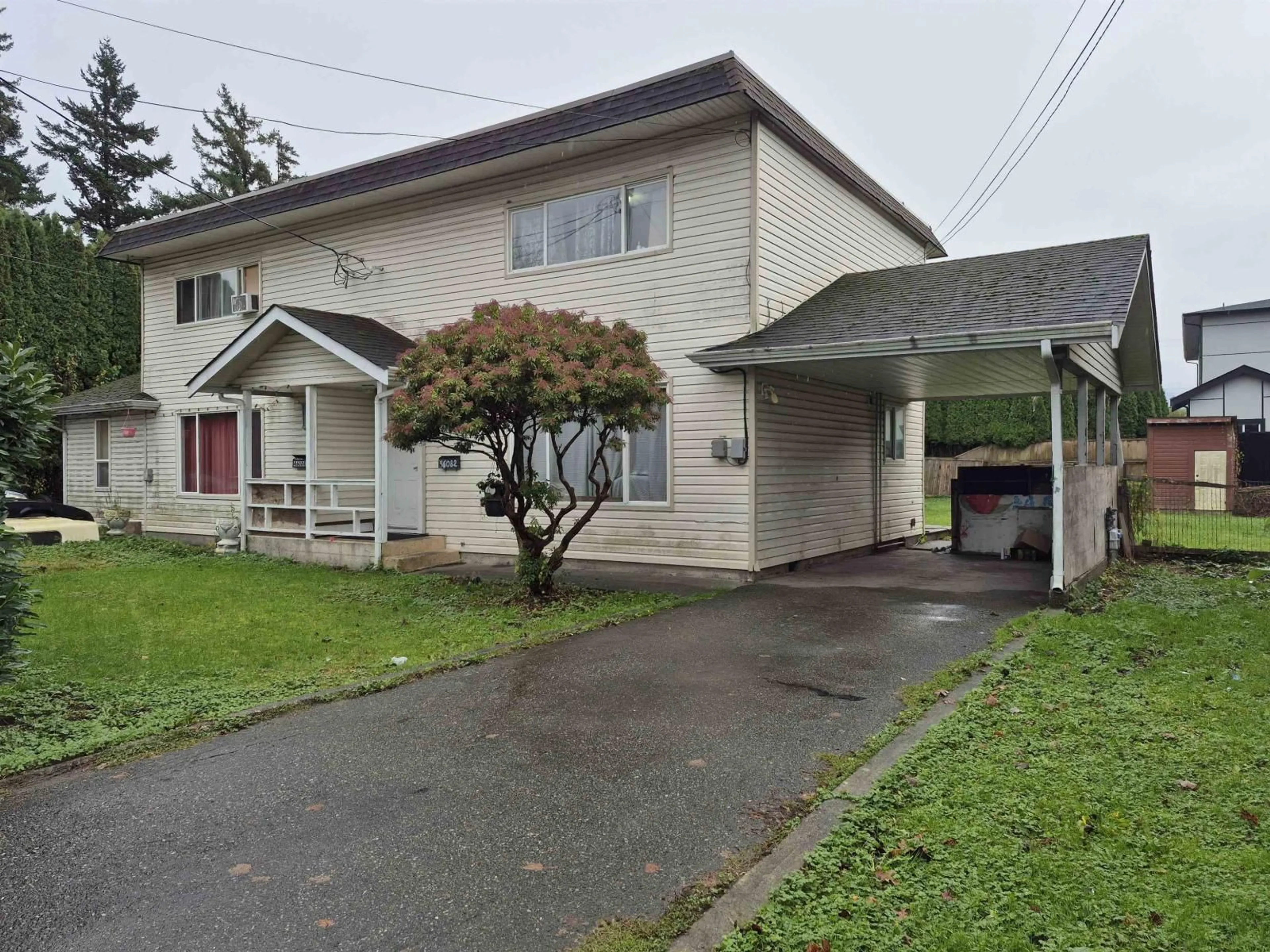 A pic from outside/outdoor area/front of a property/back of a property/a pic from drone, street for 46084 BROOKS AVENUE, Chilliwack British Columbia V2P1B9