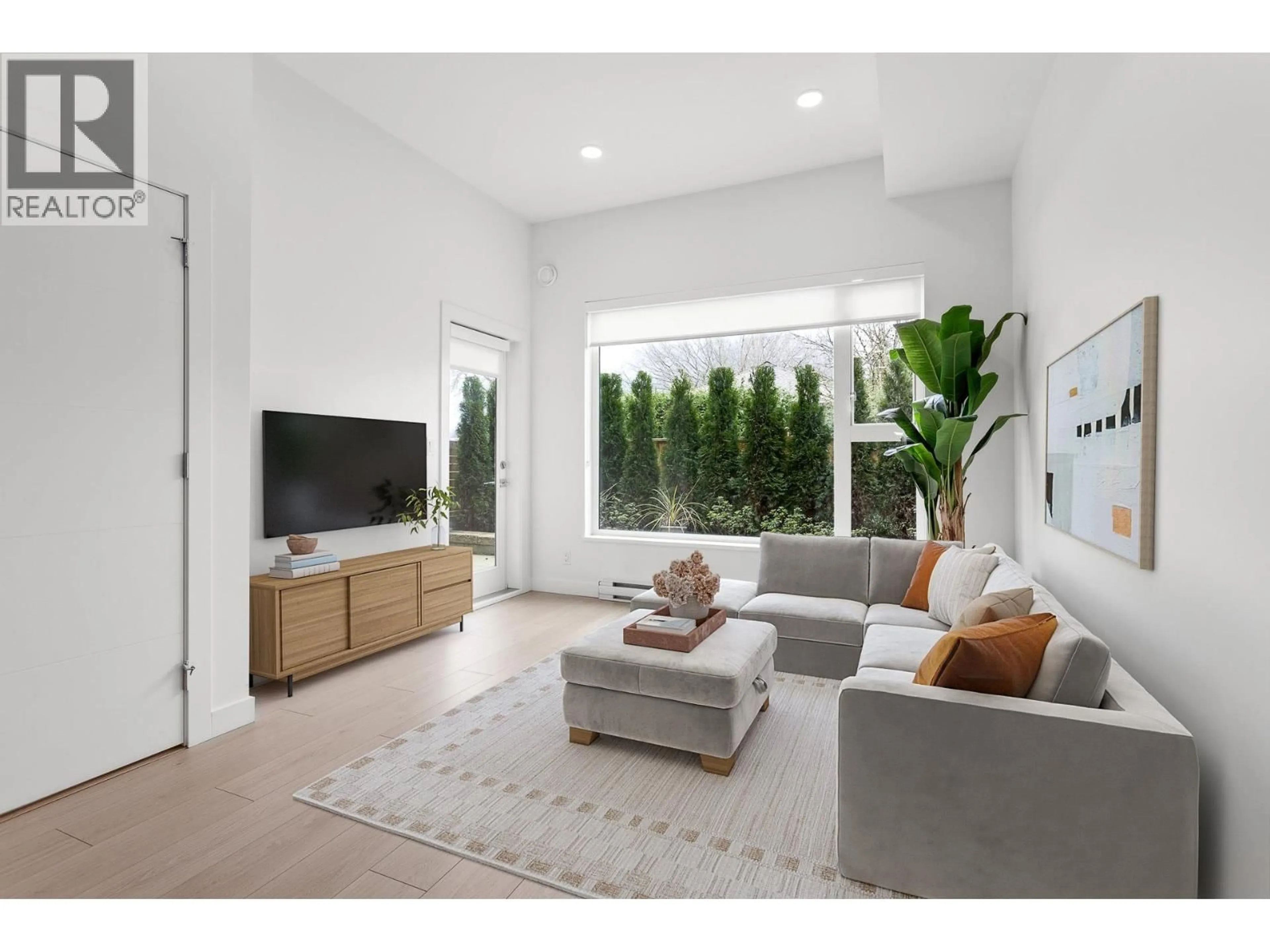 Living room with furniture, unknown for 108 - 2345 RINDALL AVENUE, Port Coquitlam British Columbia V3C1V3