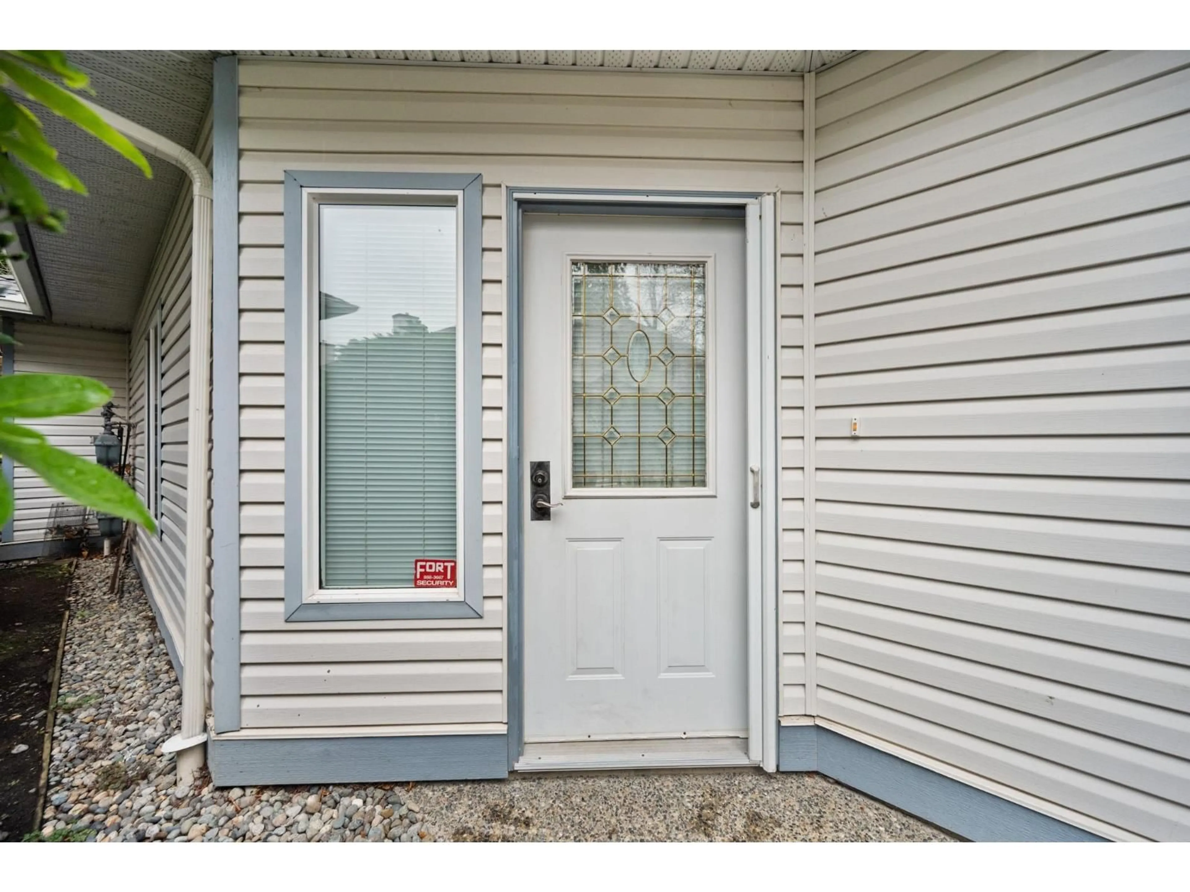 Indoor entryway for 41 - 21579 88B AVENUE, Langley British Columbia V1M2X4