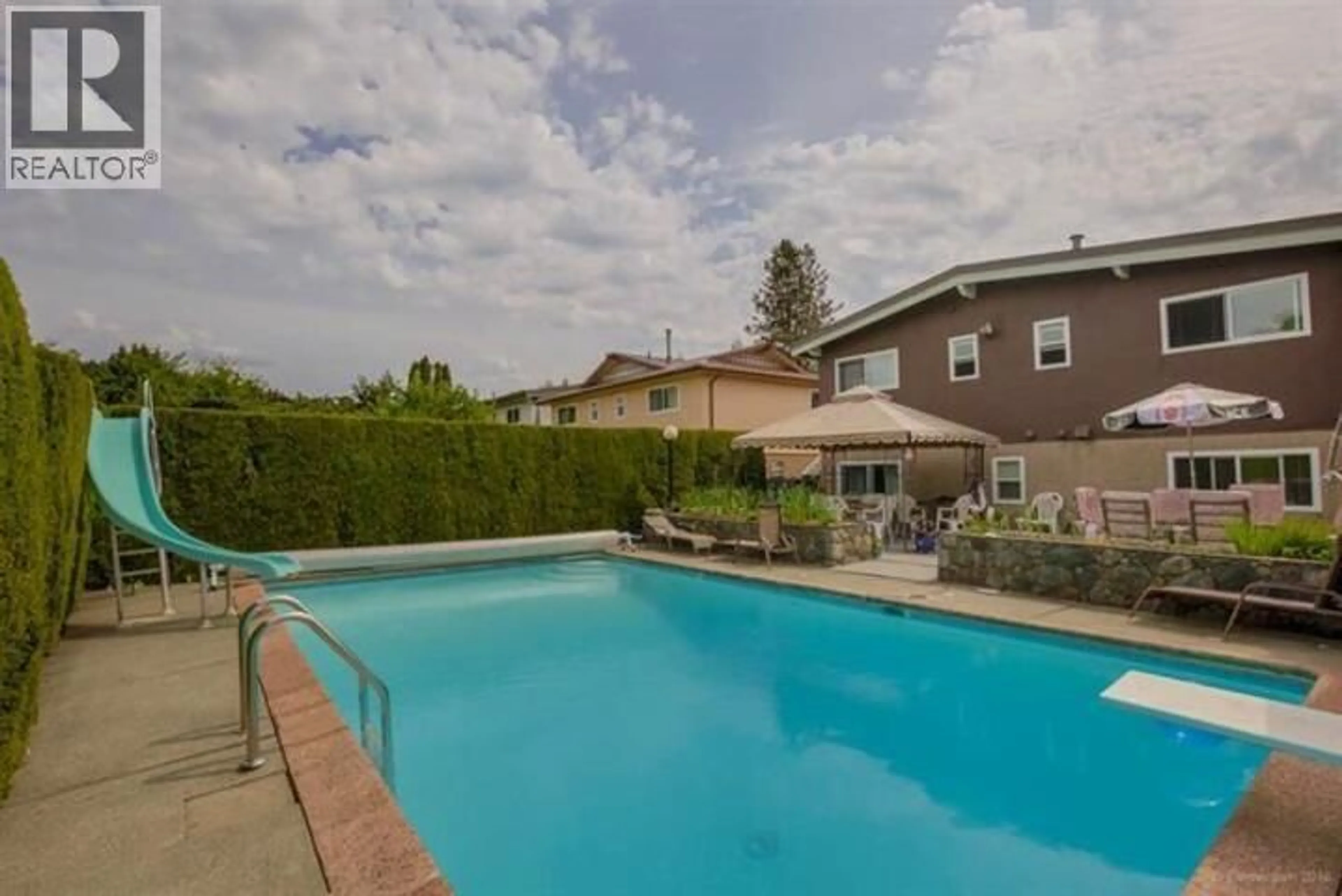 Pool for 951 EVERETT CRESCENT, Burnaby British Columbia V5A2N6