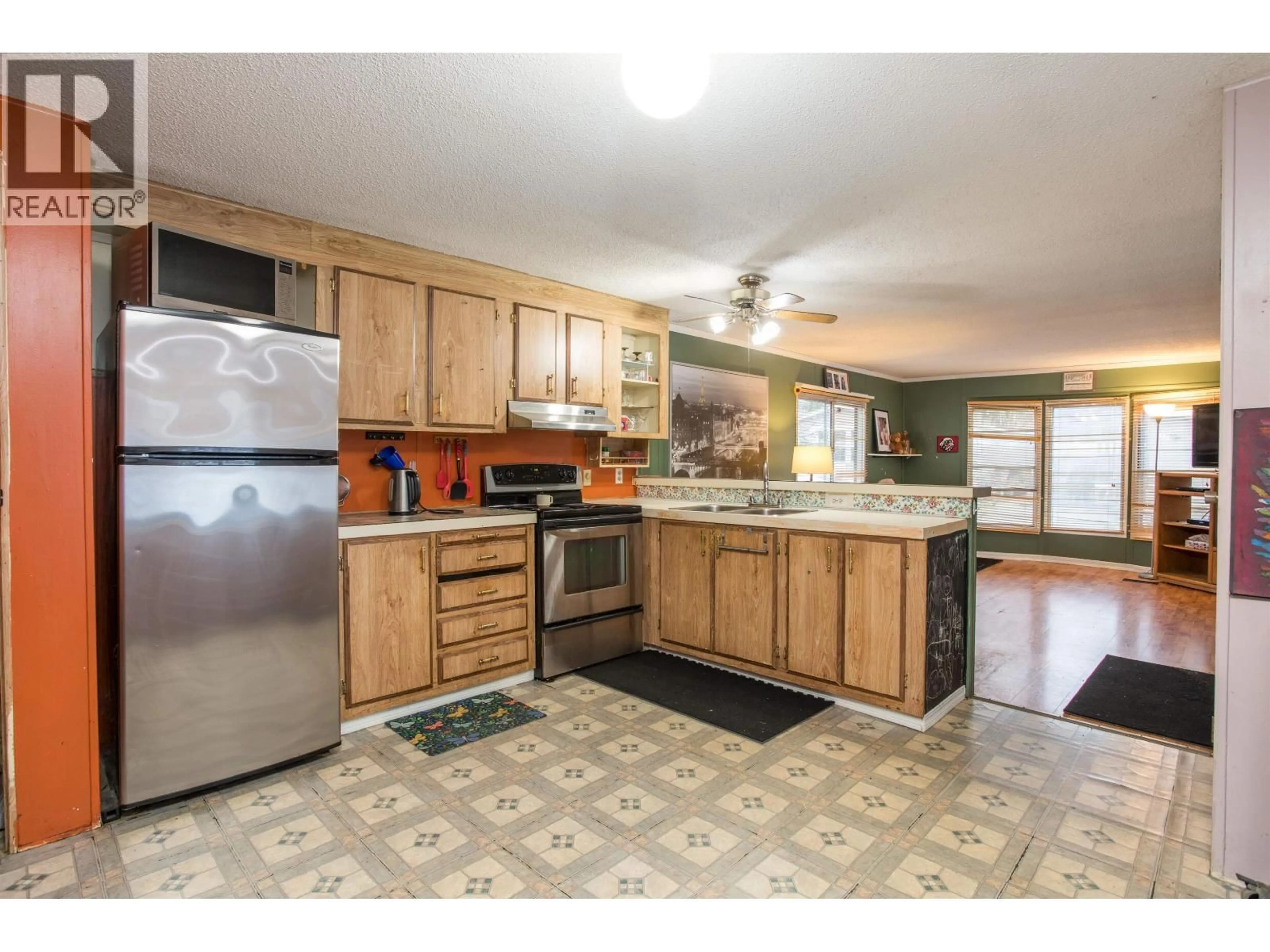Open concept kitchen, unknown for 95 - 145 KING EDWARD STREET, Coquitlam British Columbia V3K6L8