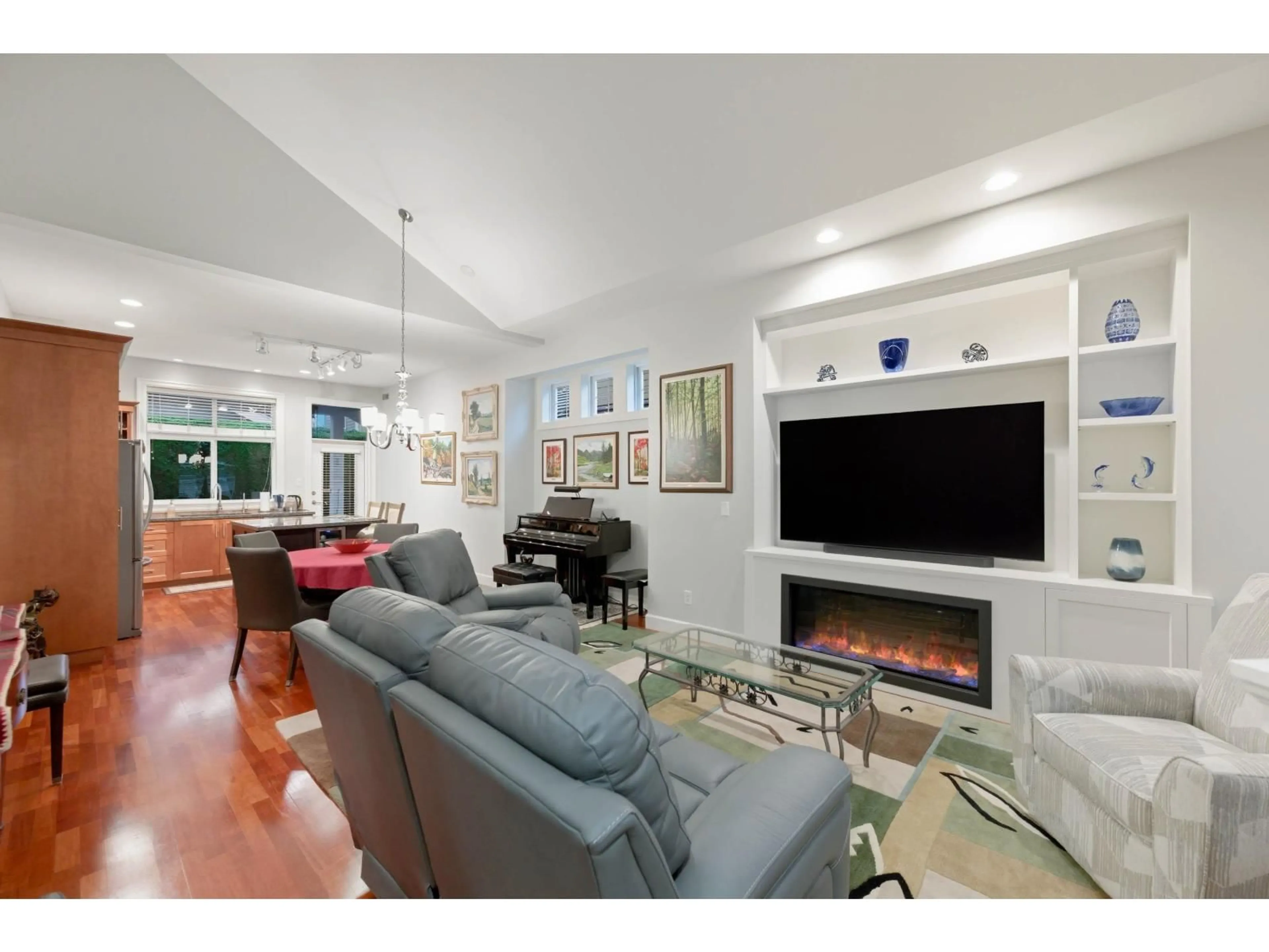 Living room with furniture, unknown for 41 - 14655 32 AVENUE, Surrey British Columbia V4P3R6