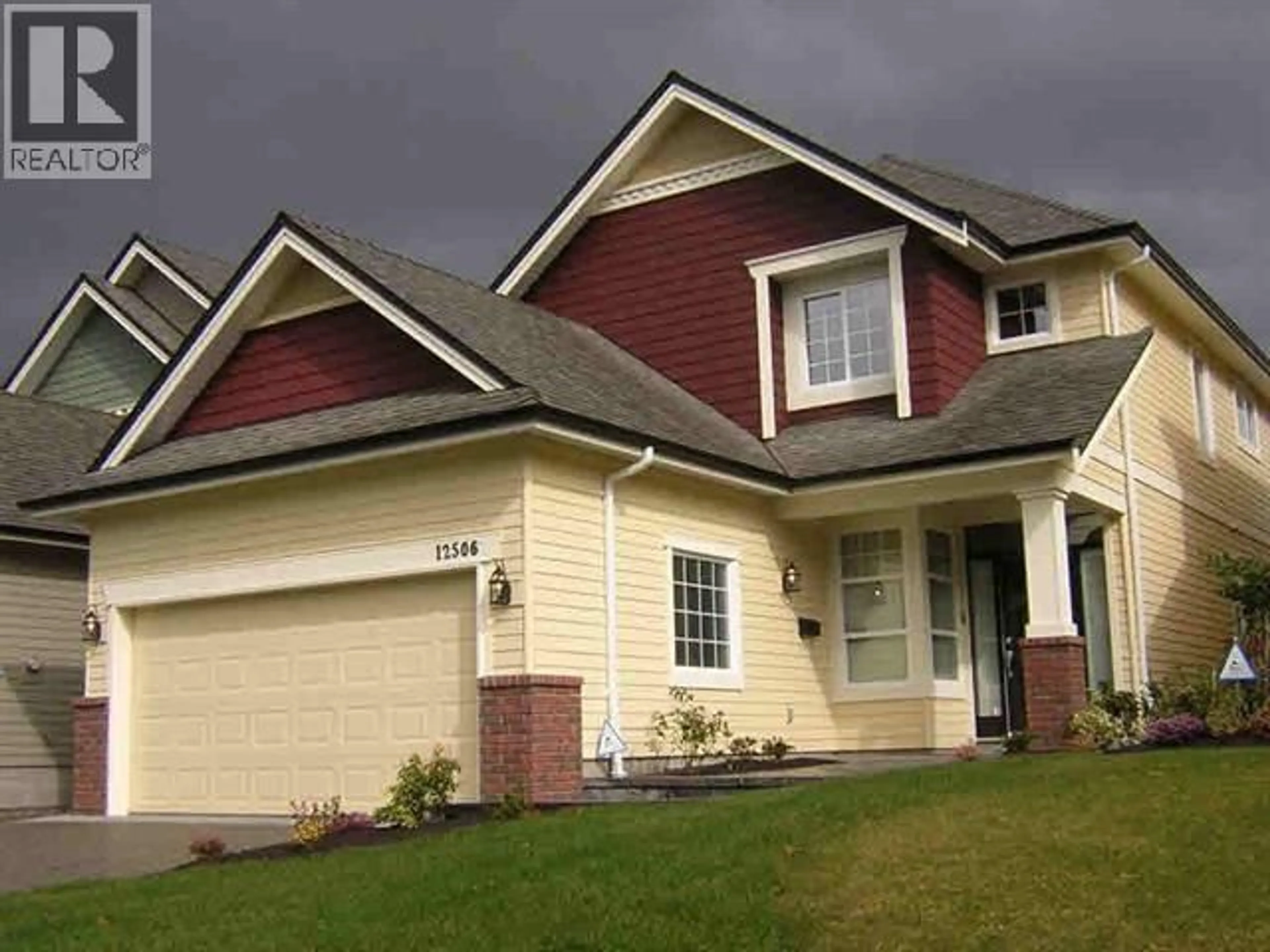 Home with vinyl exterior material, street for 12506 WESCOTT STREET, Richmond British Columbia V3E6T9