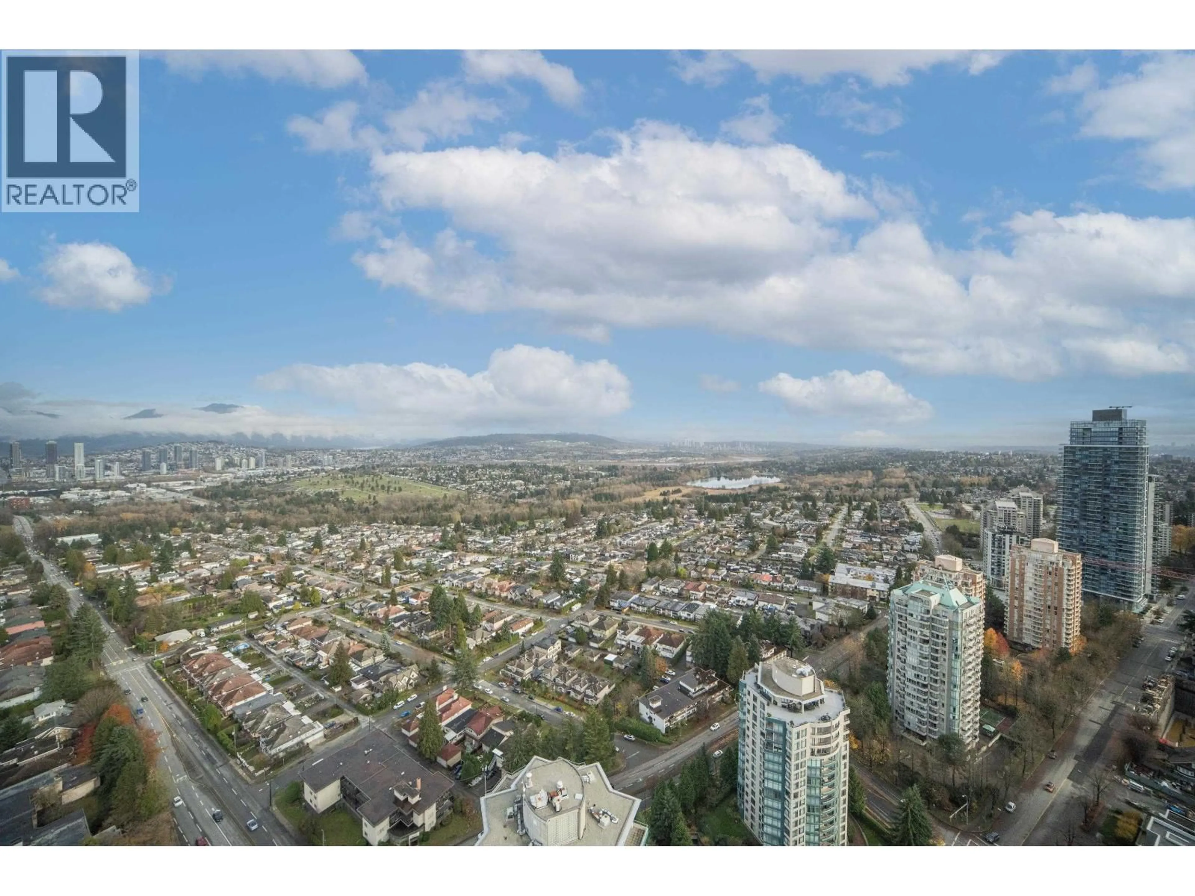 A pic from outside/outdoor area/front of a property/back of a property/a pic from drone, city buildings view from balcony for 3808 - 4508 HAZEL STREET, Burnaby British Columbia V5H0E4