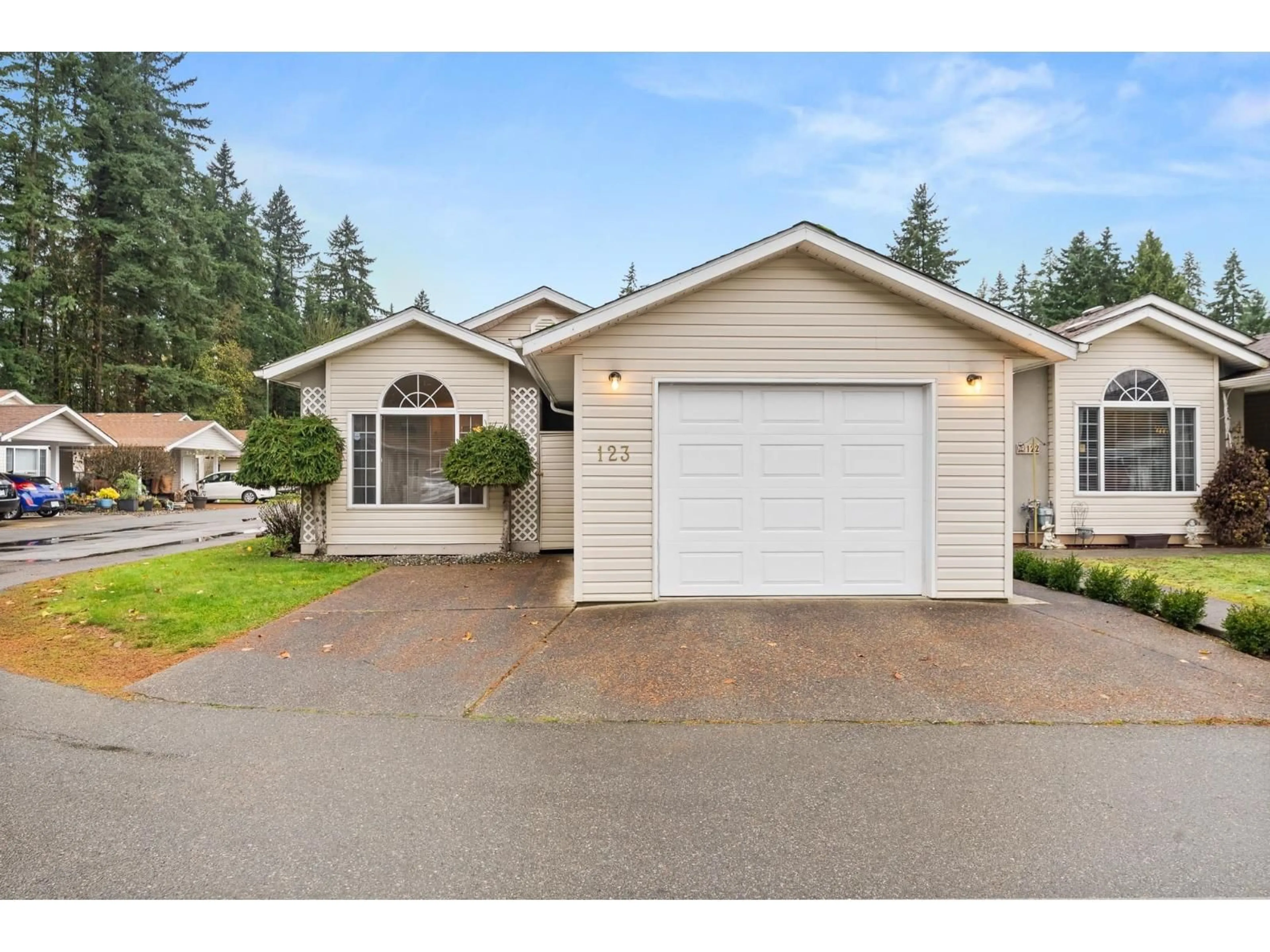 Home with vinyl exterior material, street for 123 - 9080 198 STREET, Langley British Columbia V1M3A8